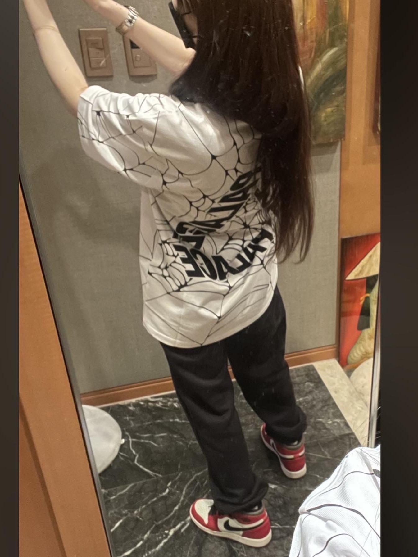 Palace Tri-Web T-Shirt White - 22FW, Jordan 1 Retro High OG Chicago 2022 착용 스타일 - 2