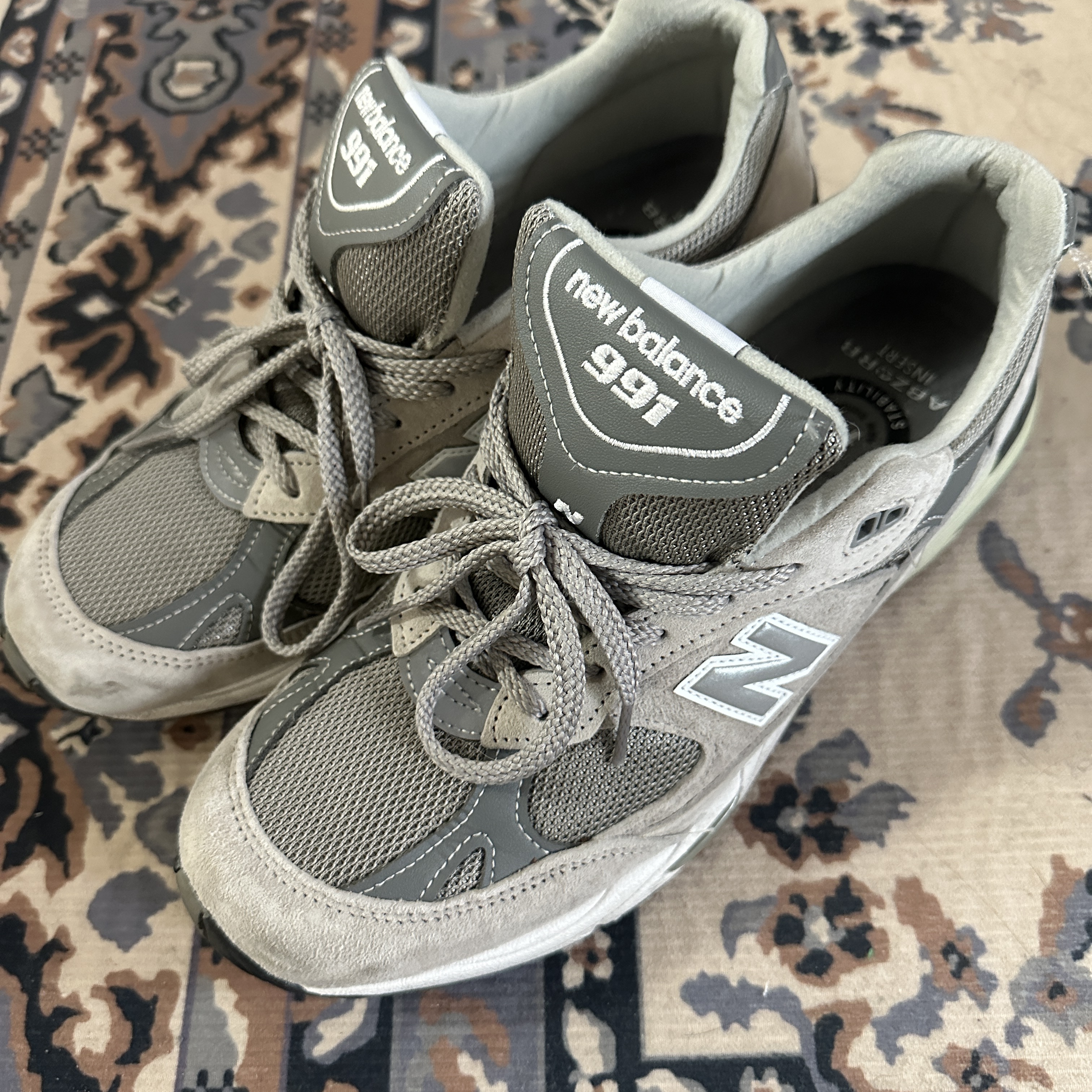 (W) New Balance 991 Made in UK Grey 착용 스타일 - 3