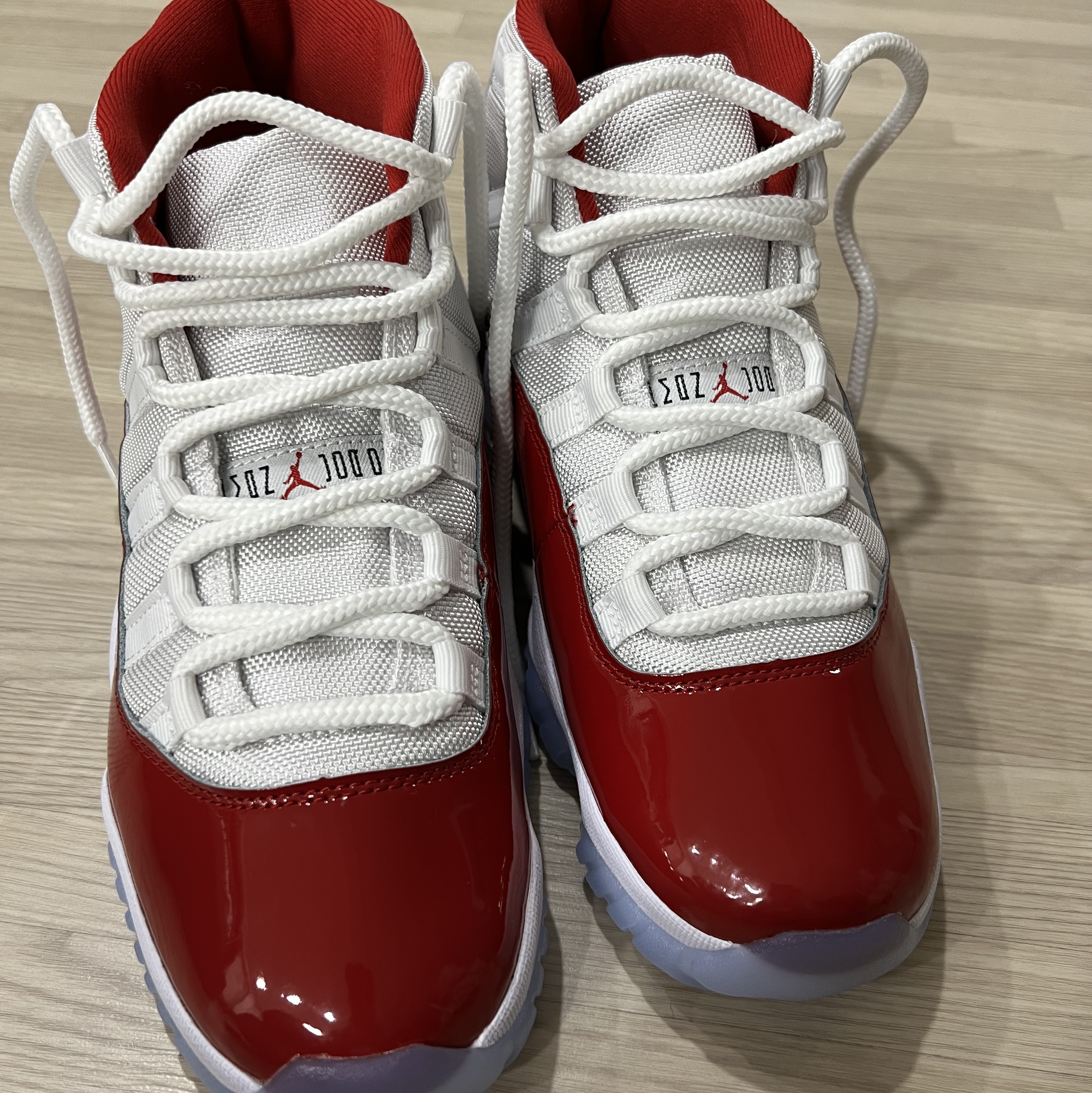 Jordan 11 Retro Varsity Red 착용 스타일