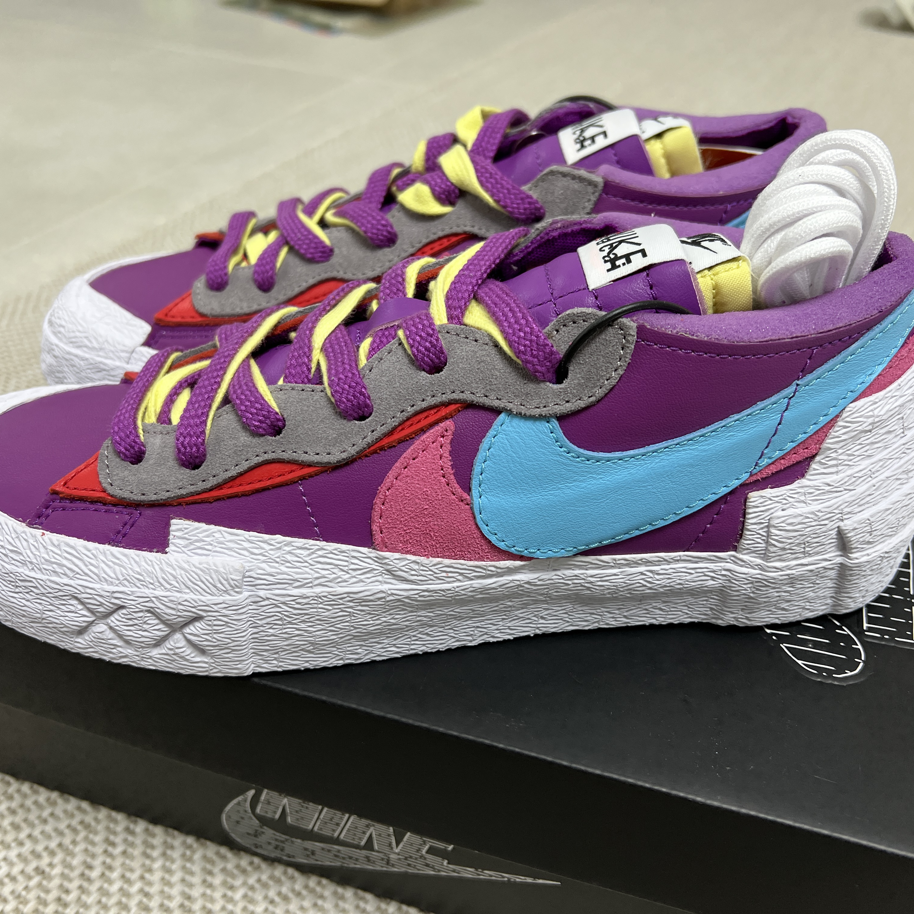 Nike x Sacai x Kaws Blazer Low Purple Dusk 착용 스타일 - 2
