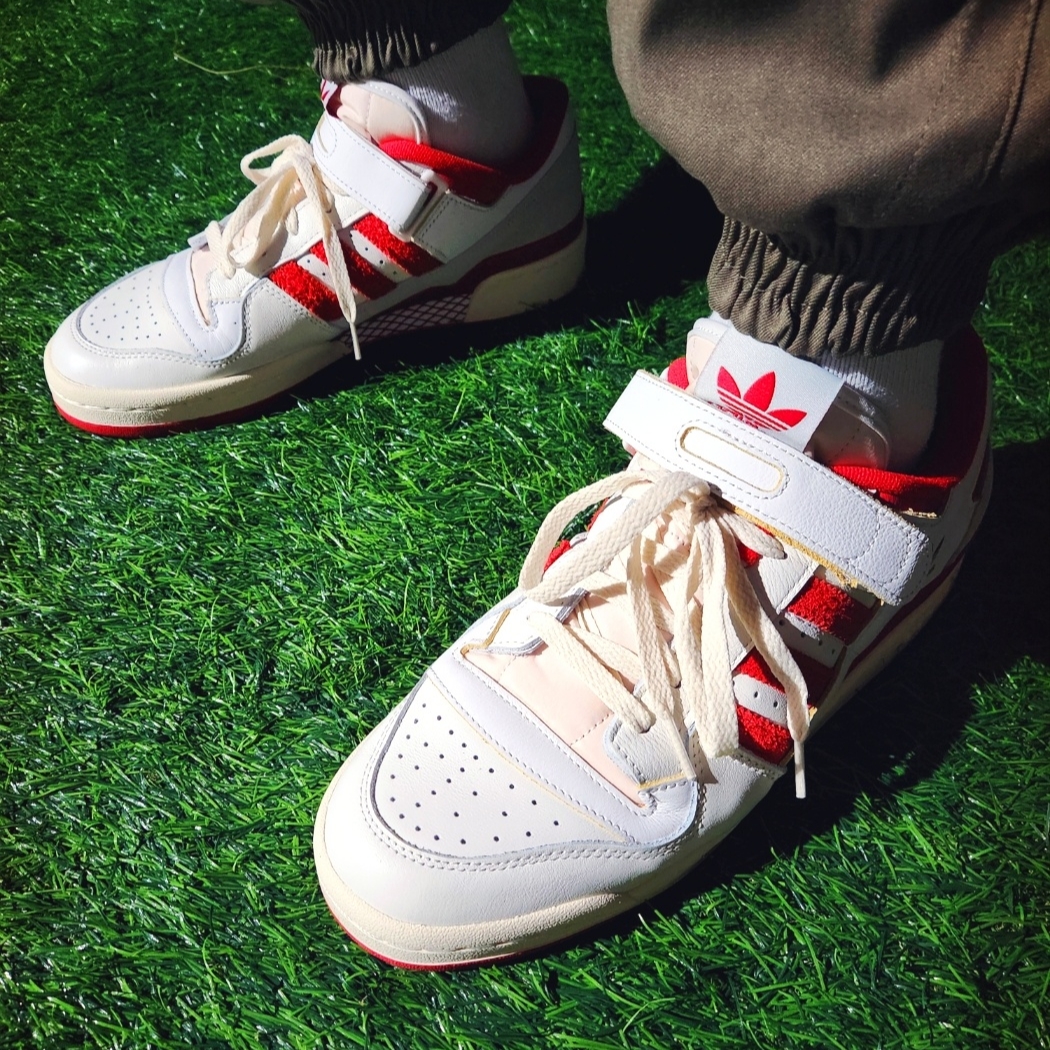 Adidas Forum 84 Low Team Power Red 착용 스타일 - 5