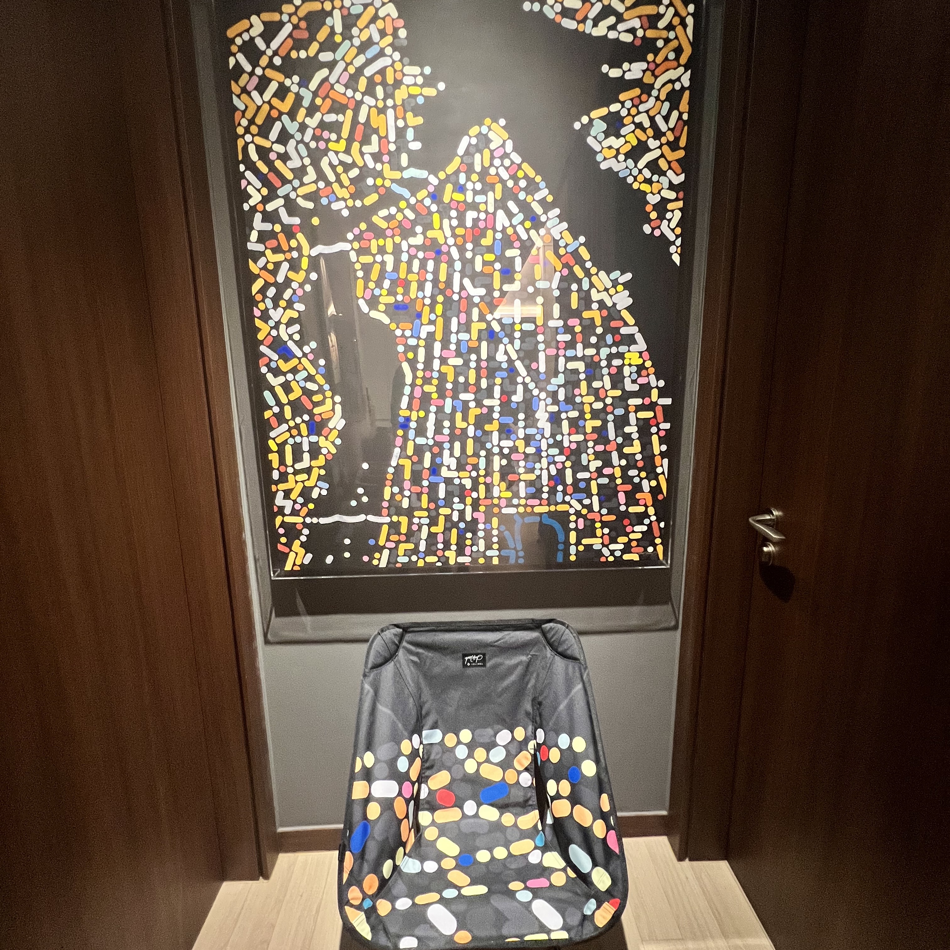 Helinox x Yoon Hyup Tactical Chair Black Multicolor 착용 스타일