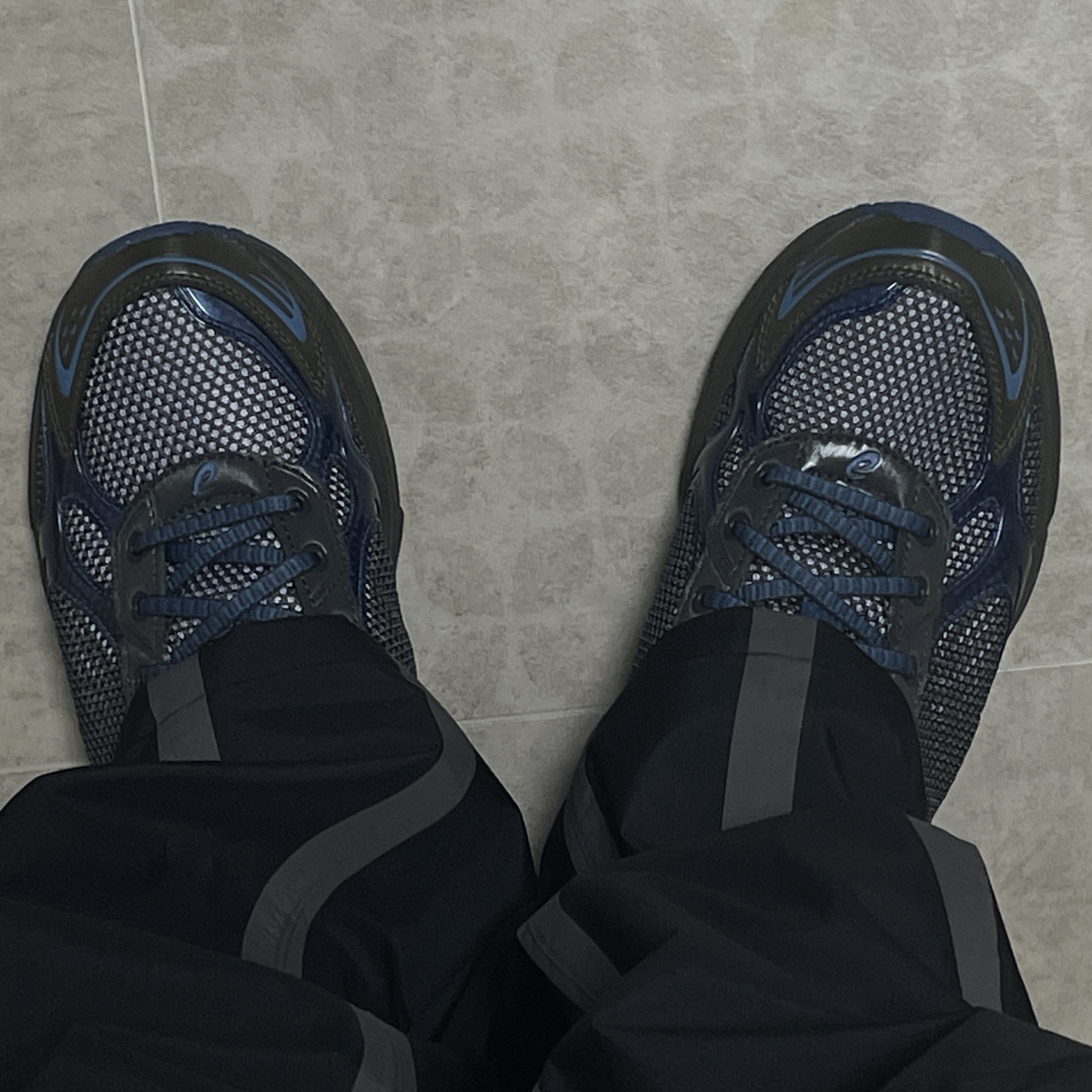 Asics UB4-S Gel-1130 Graphite Grey 착용 스타일