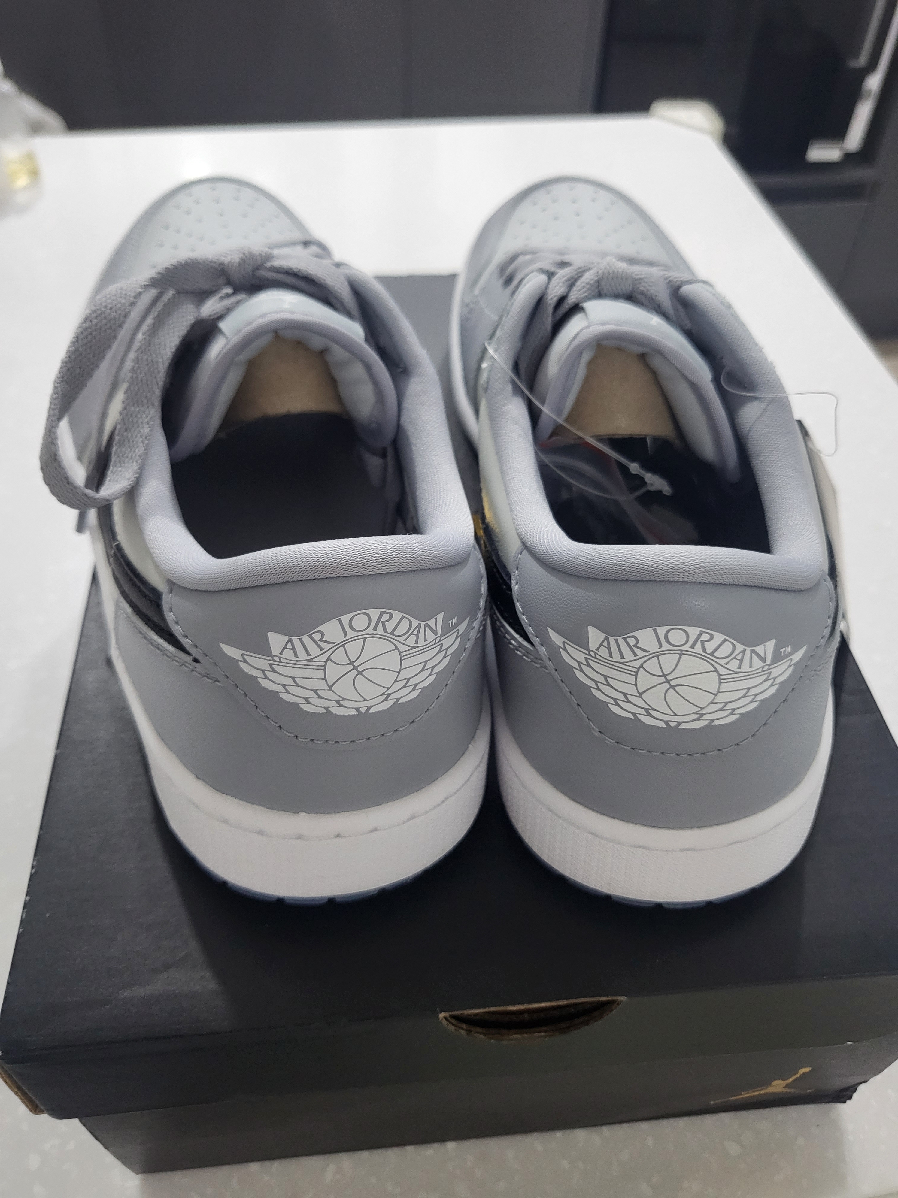 Jordan 1 Low Golf Wolf Grey 착용 스타일 - 5