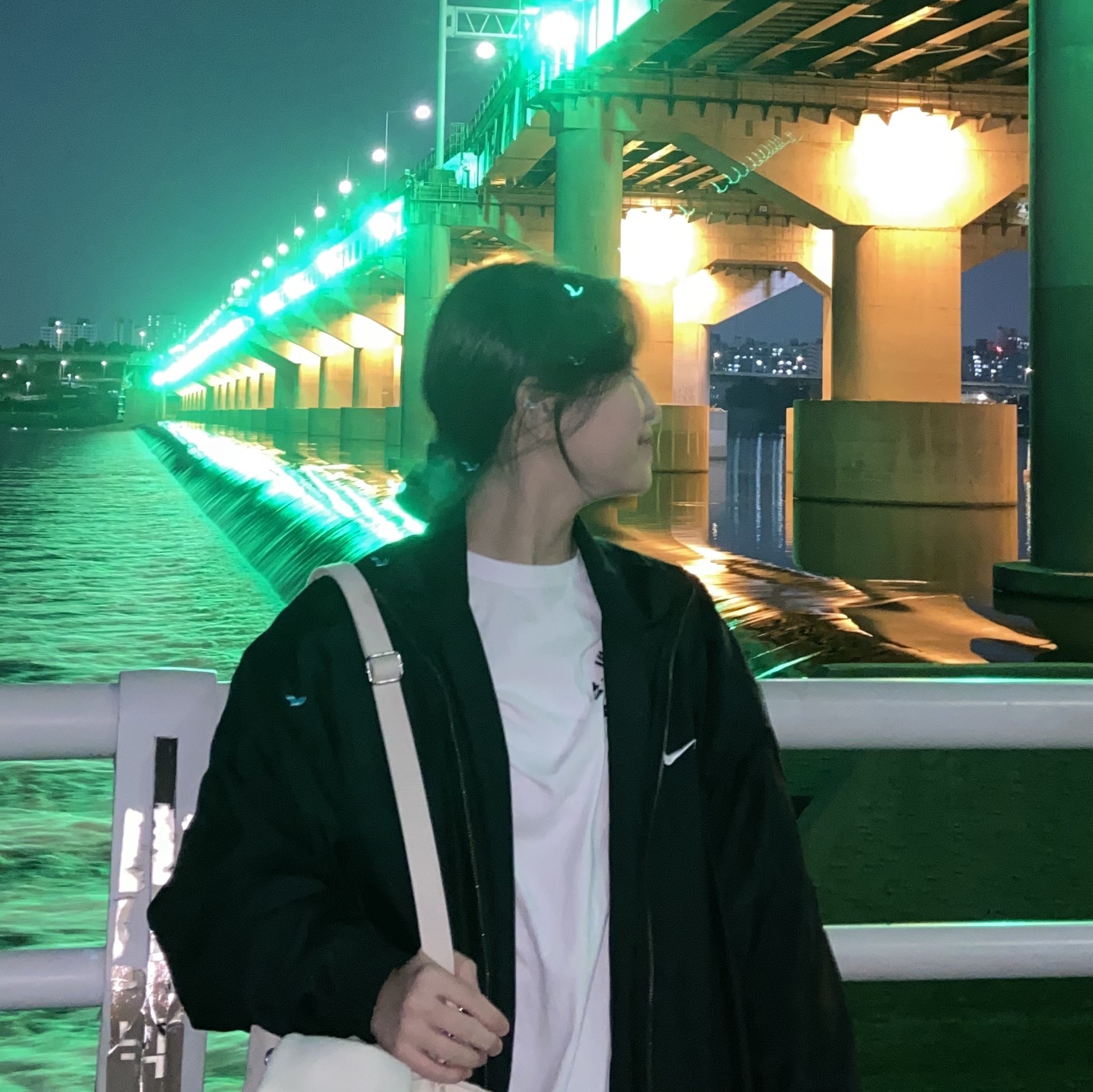 Nike NRG Solo Swoosh Satin Bomber Jacket Black Doll - US/EU 착용 스타일