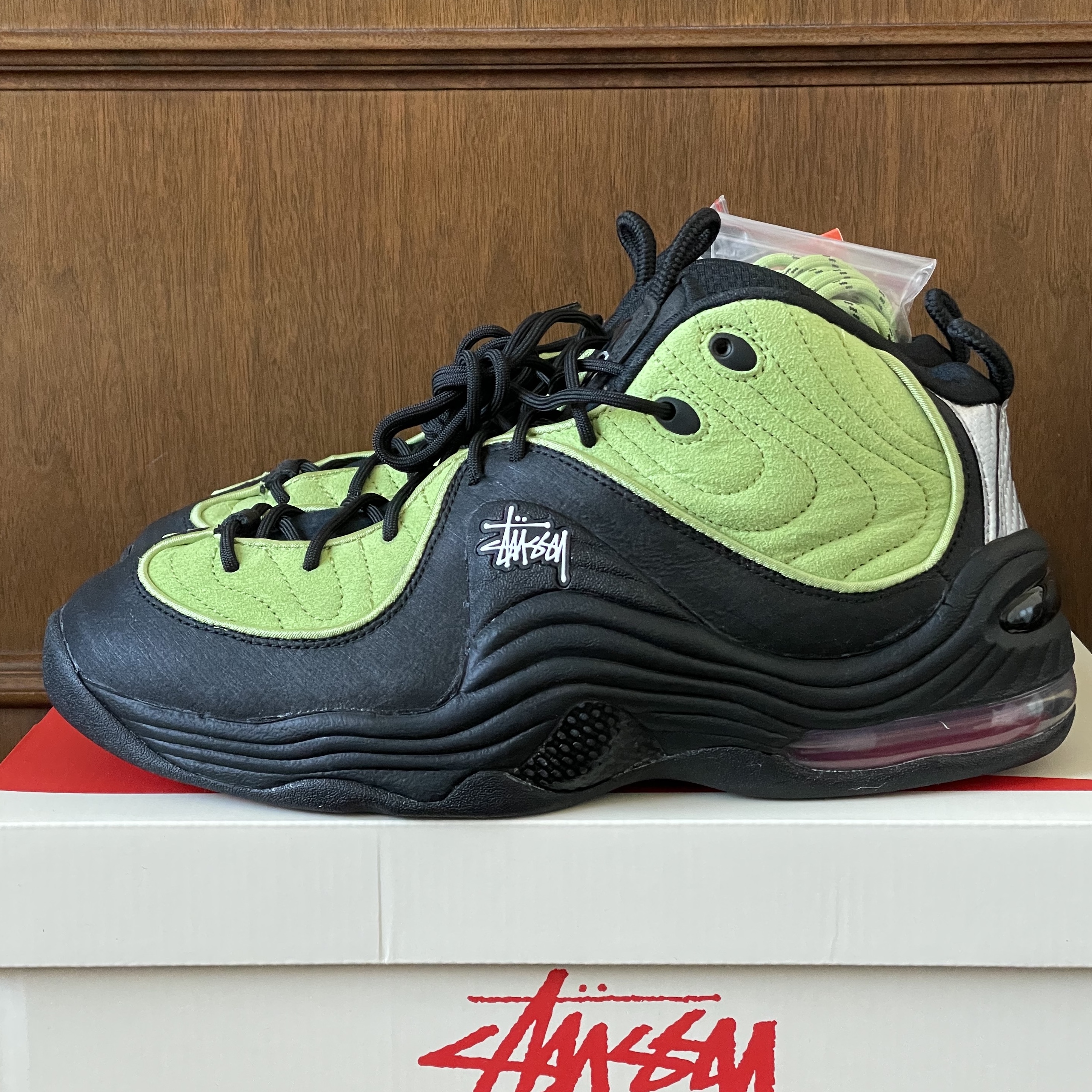 Nike x Stussy Air Penny II Vivid Green and Black 착용 스타일 - 1