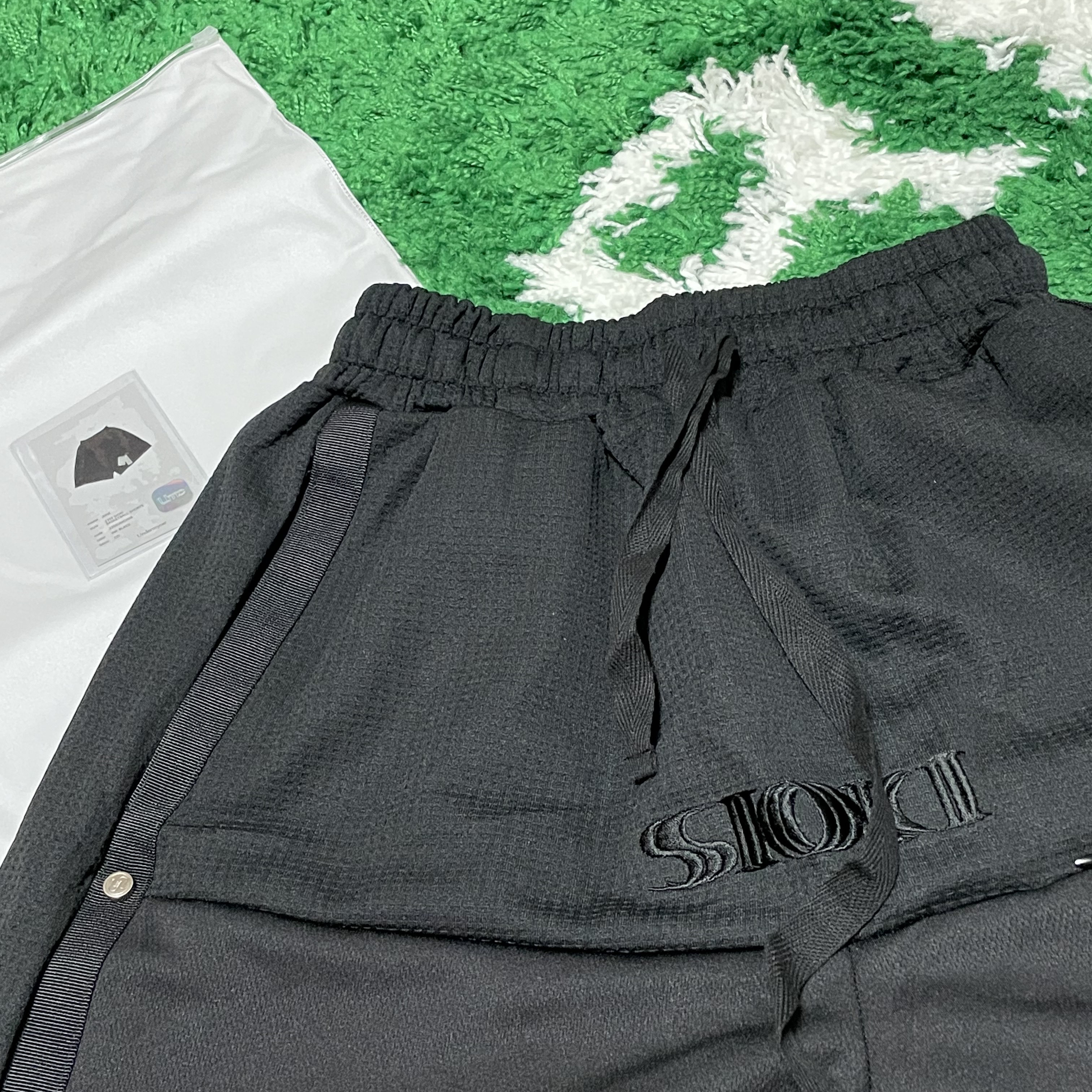 Undermycar Sioki Inne Basketball Shorts Ink Black - 22SS 착용 스타일 - 1