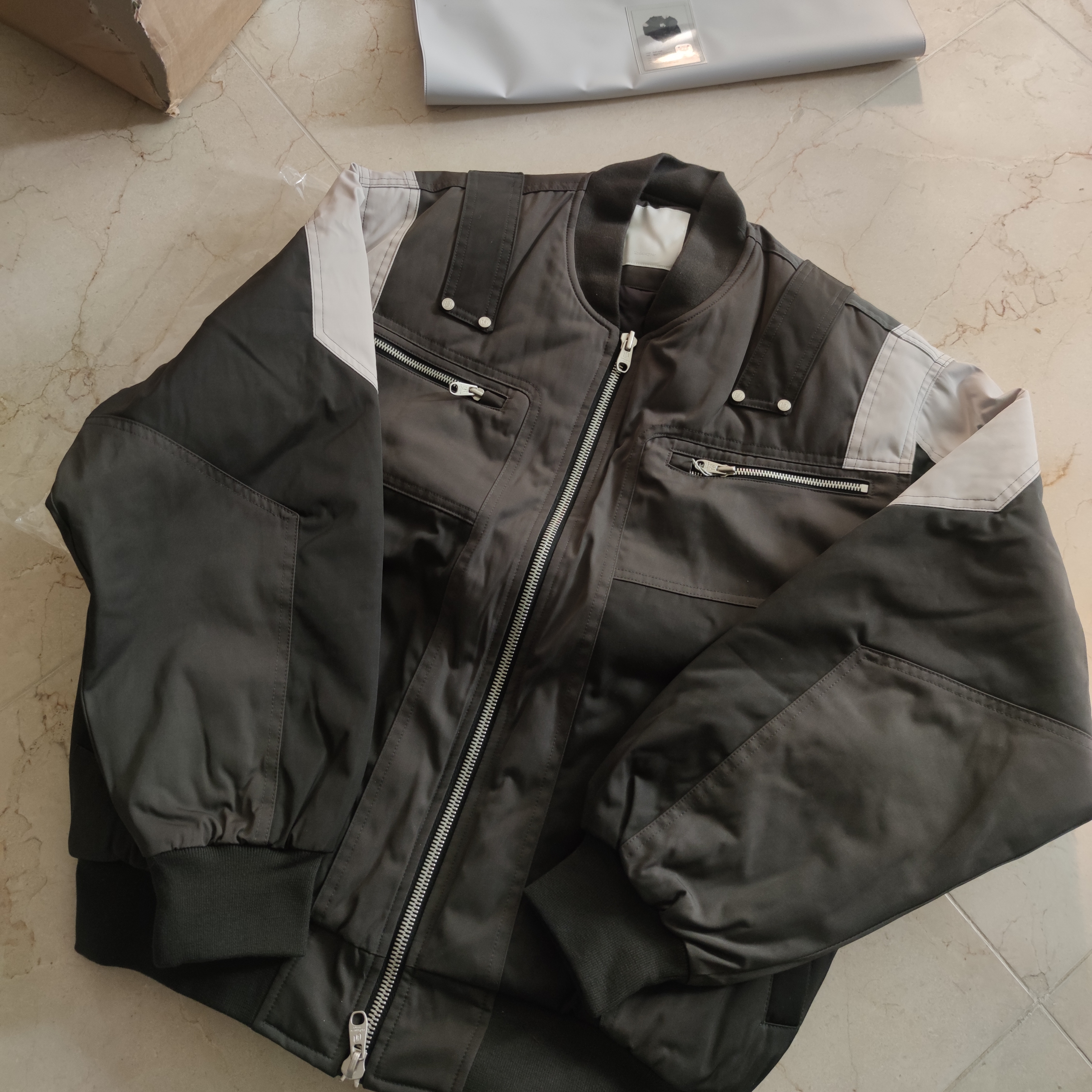 Undermycar Wani Kame Multi Block Pocket Turtle Bomber Driftwood - 22FW, Undermycar Marshall Chest Pocket Balaclava Zip-Up Chimera - 22SS 착용 스타일 - 1