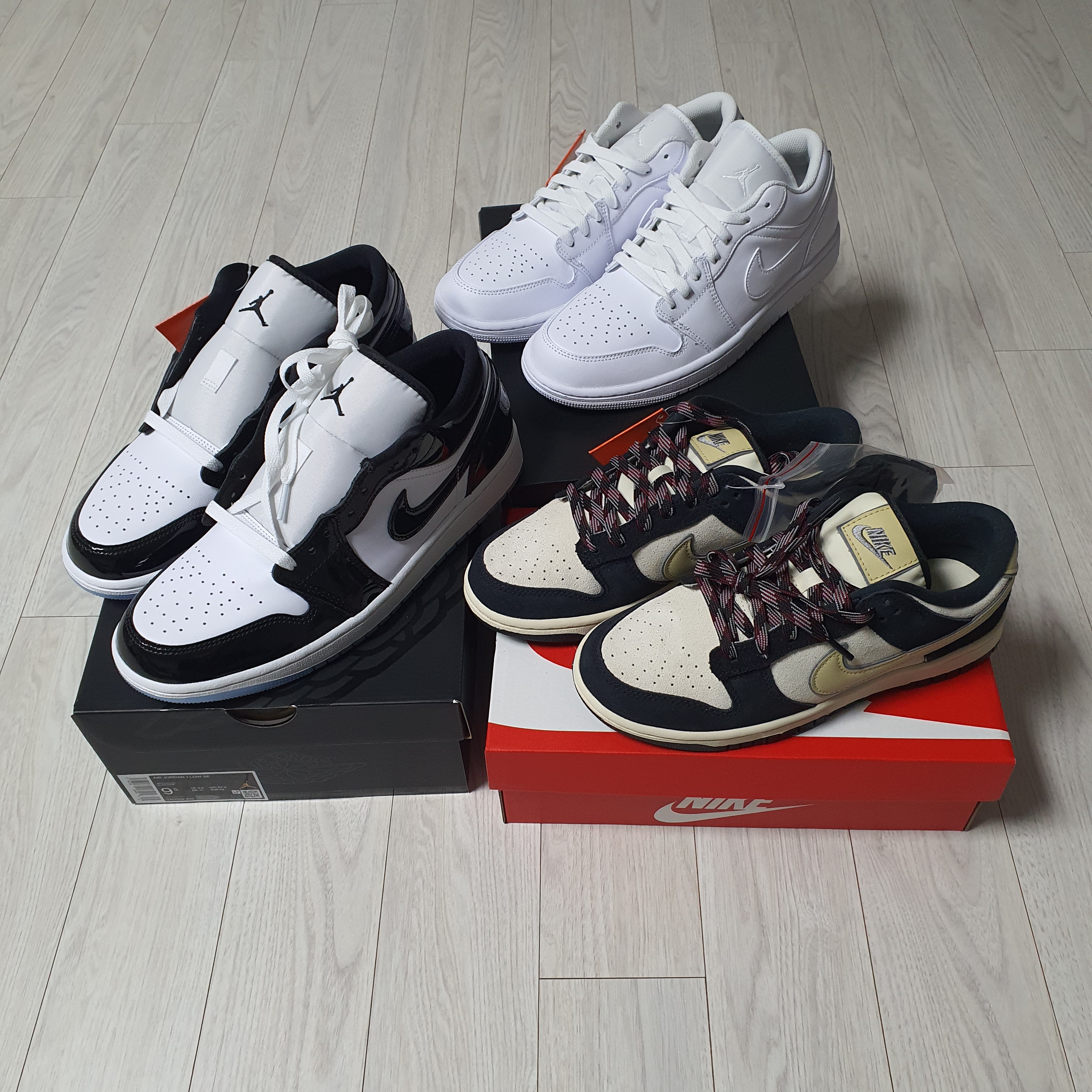 (W) Nike Dunk Low LX Black Suede 착용 스타일 - 2