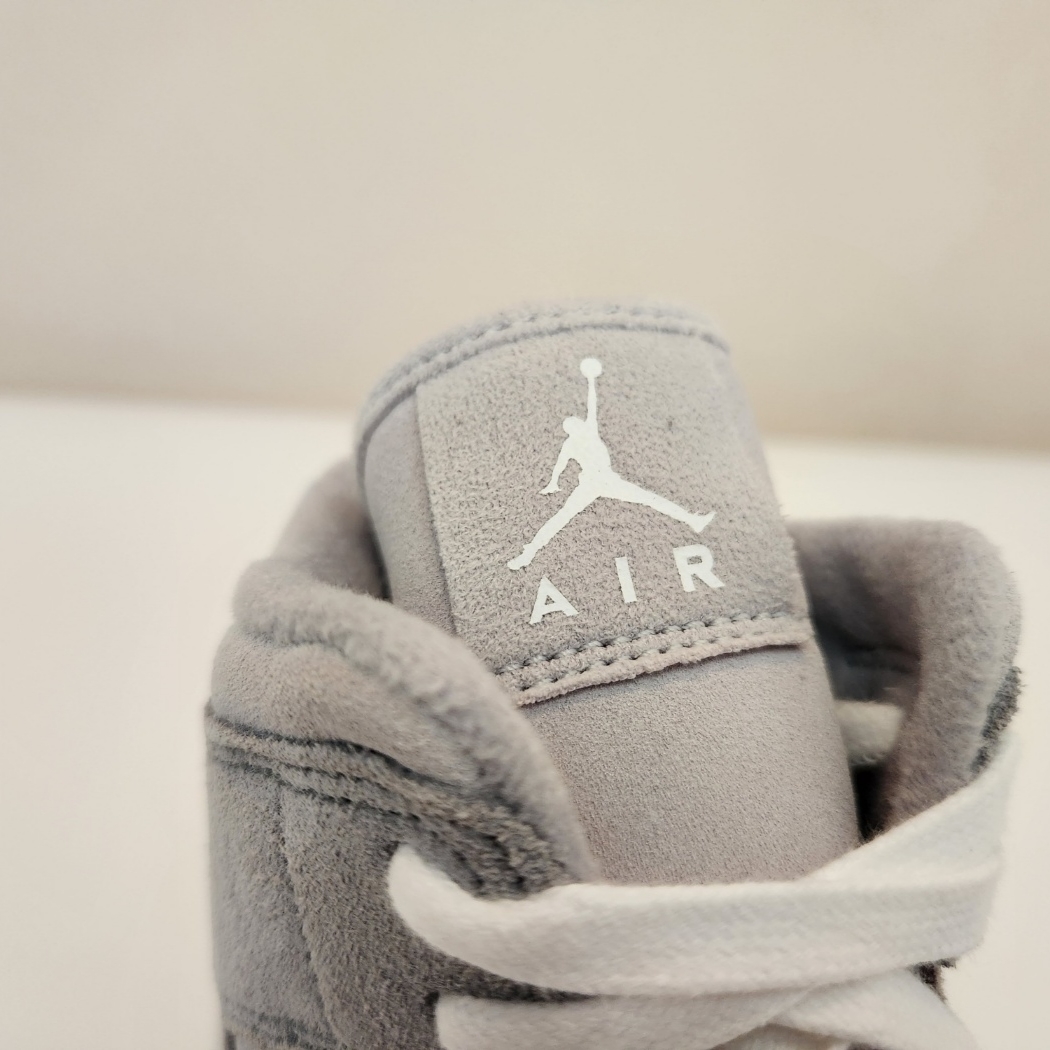 (W) Jordan 1 Mid SE Particle Grey 착용 스타일 - 4