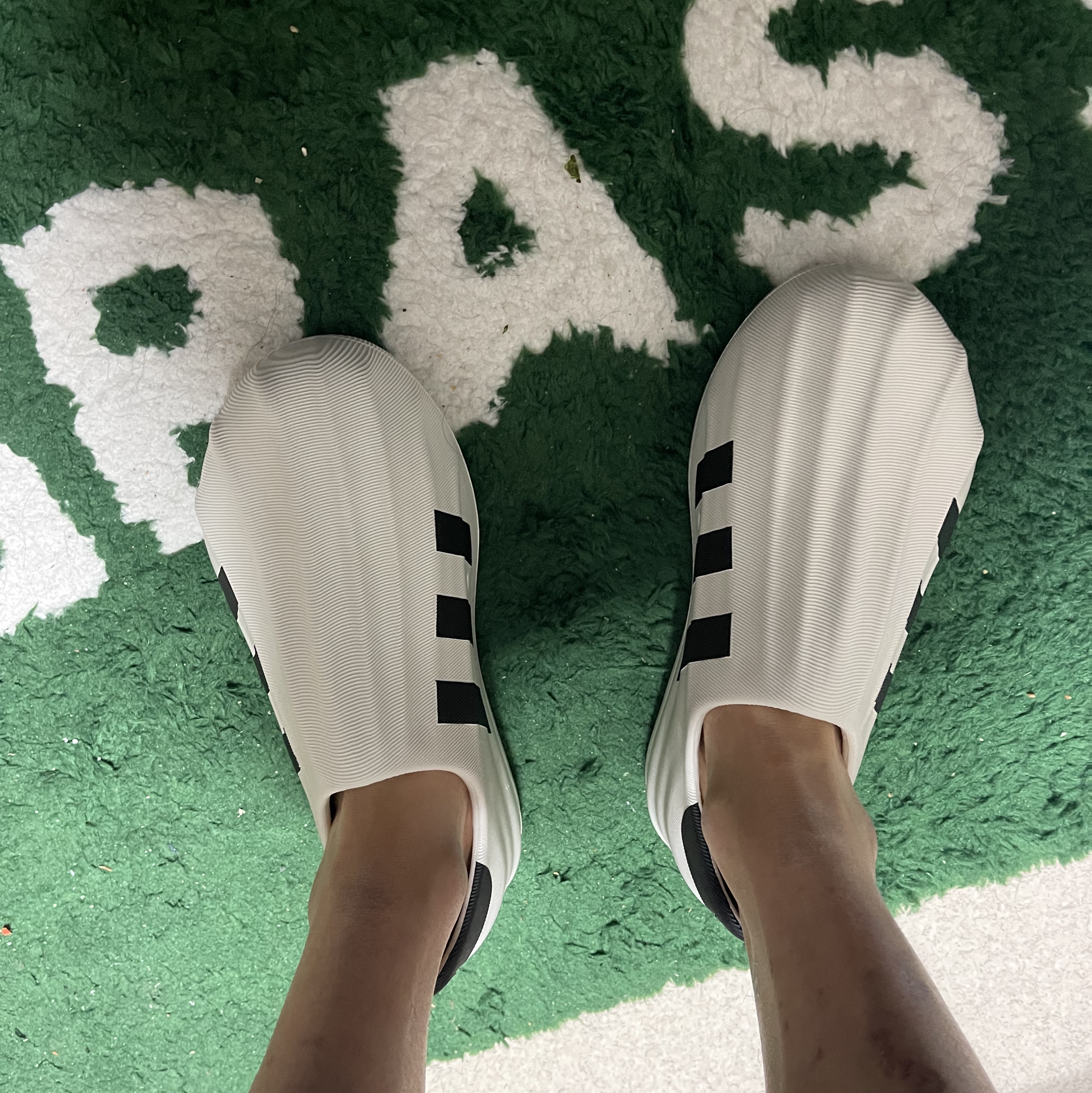 Adidas Adifom Superstar Core White 착용 스타일