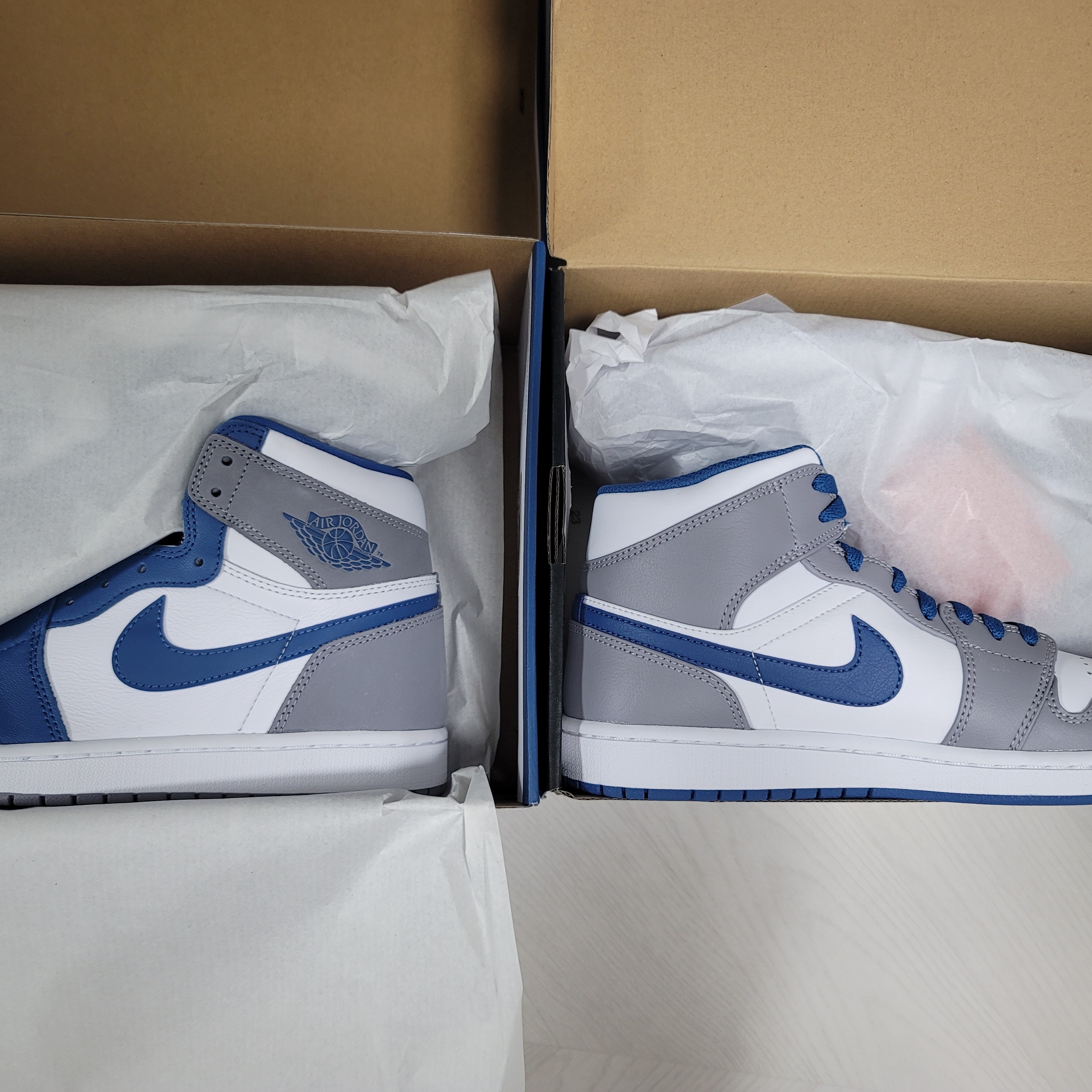 Jordan 1 Mid Cement Grey True Blue, Jordan 1 Retro High OG True Blue 착용 스타일 - 2