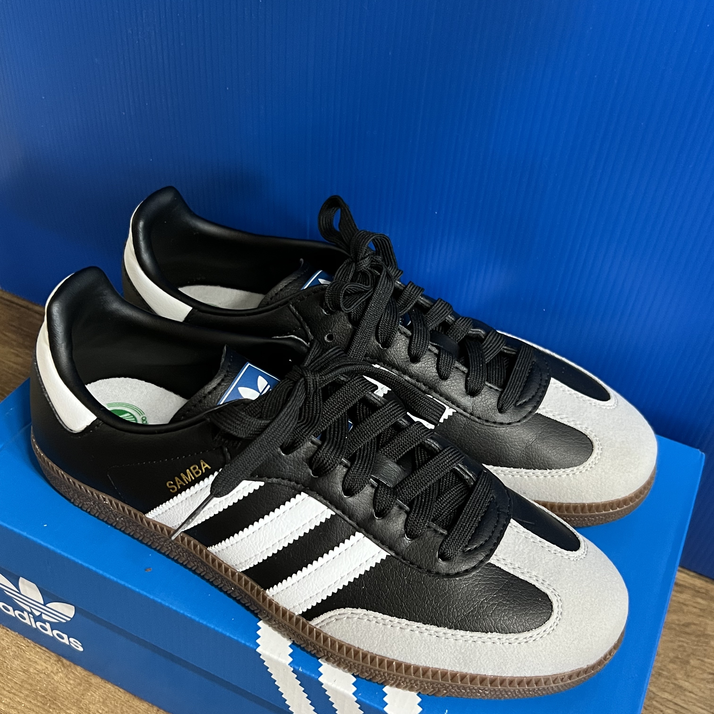 Adidas Samba Vegan Black White 착용 스타일 - 1