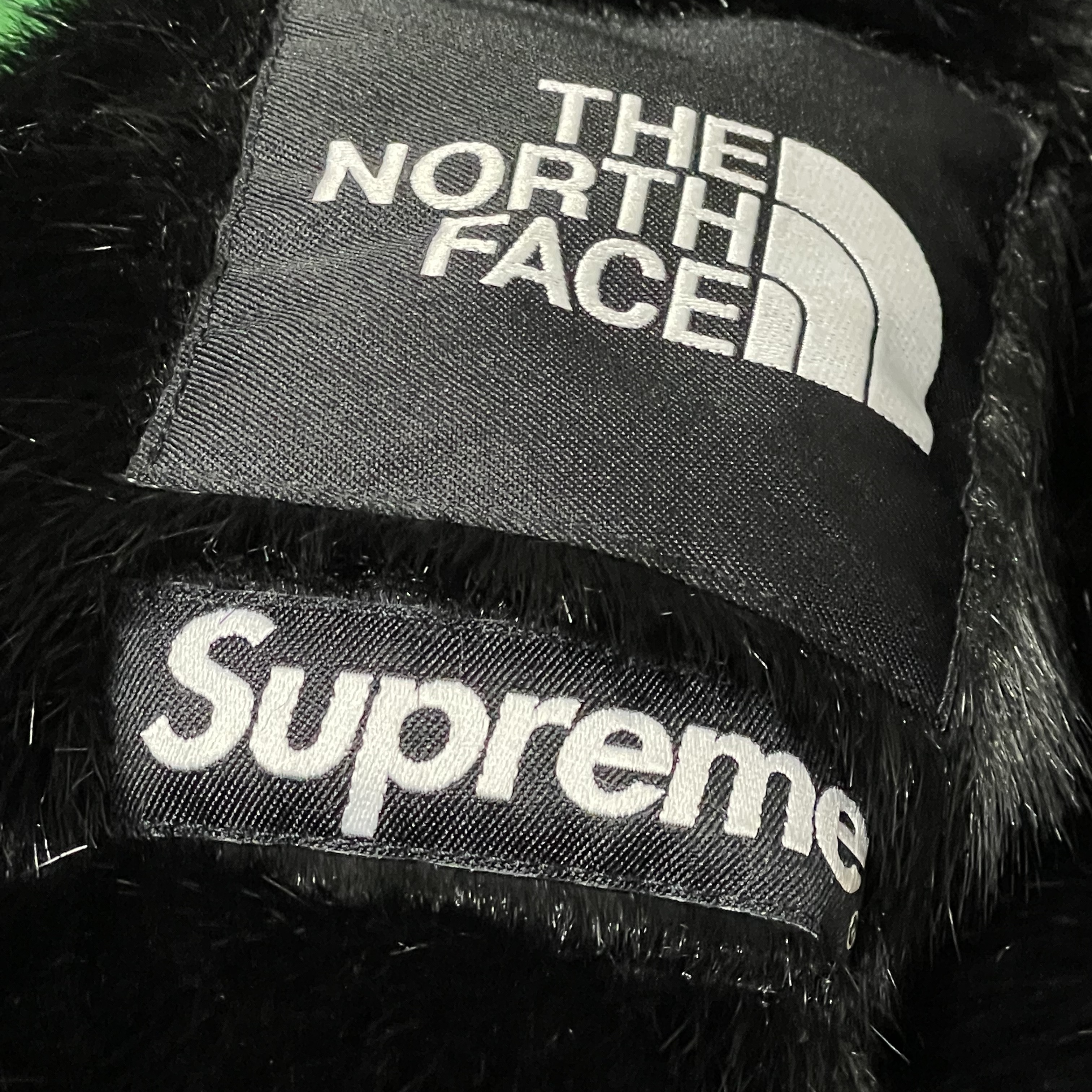 Supreme x The North Face Faux Fur Nuptse Jacket Black - 20FW 착용 스타일 - 2