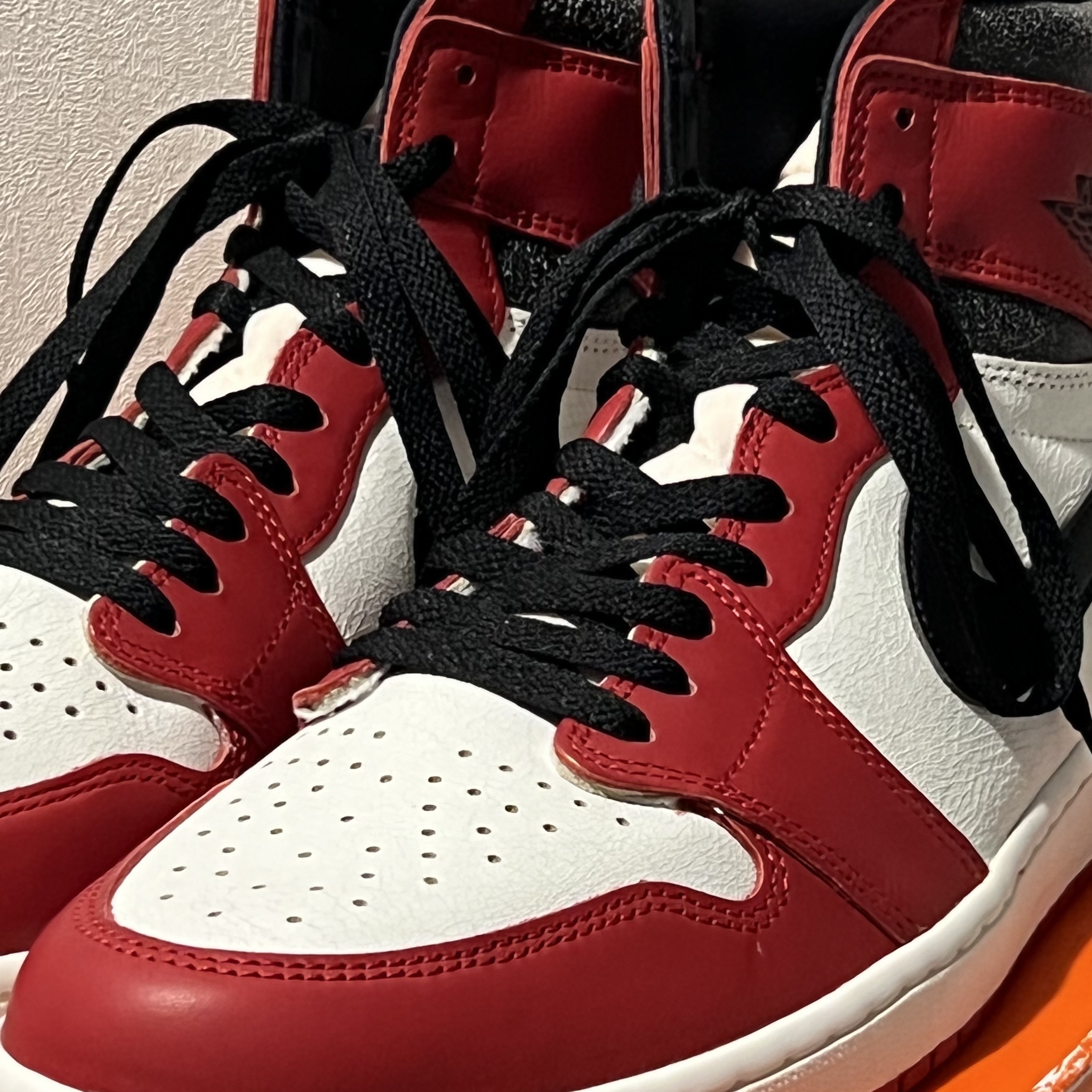 Jordan 1 Retro High OG Chicago 2022, (GS) Jordan 1 Retro High OG Chicago 2022 착용 스타일