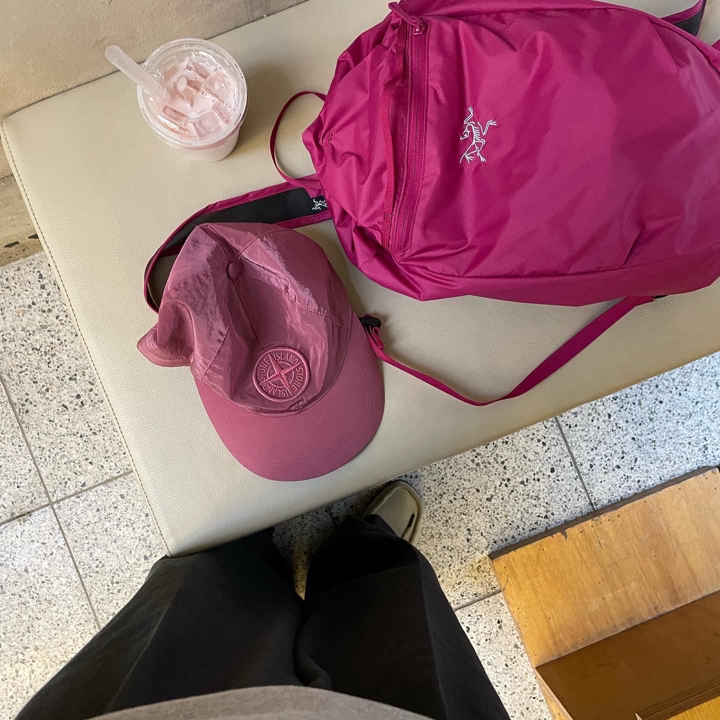 Stone Island 99576 Nylon Metal 6-Panel Cap Cyclamen - 22SS, Clarks Wallabee Maple Suede 착용 스타일 - 3