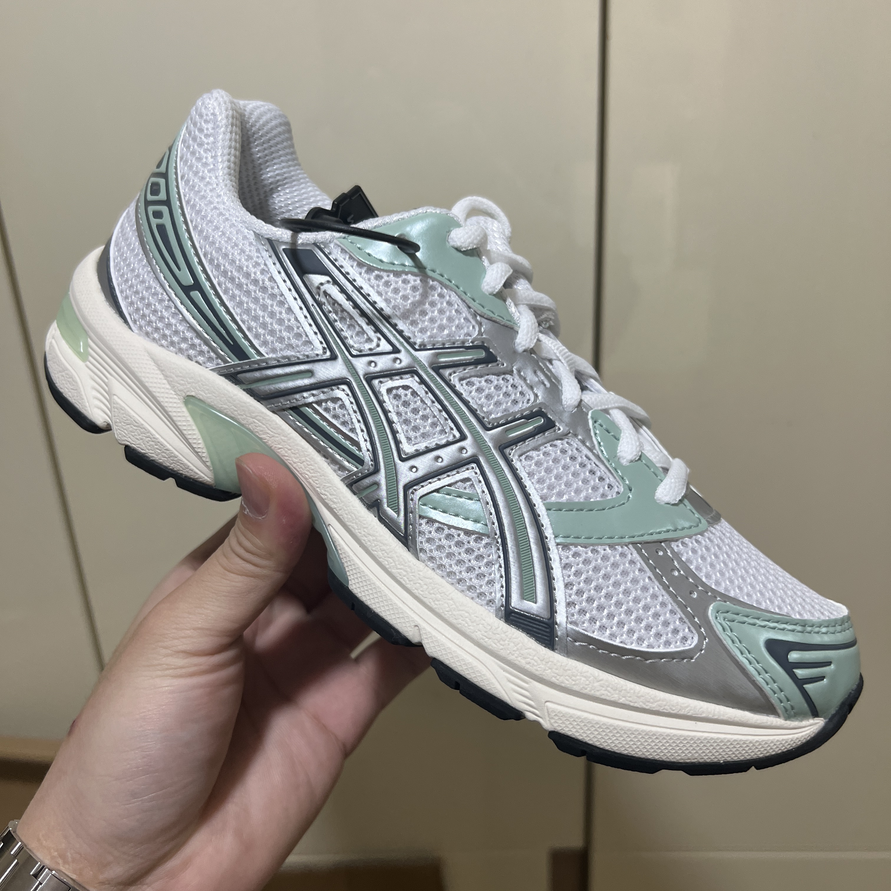 Asics x Naked Gel-1130 White Pure Silver 착용 스타일