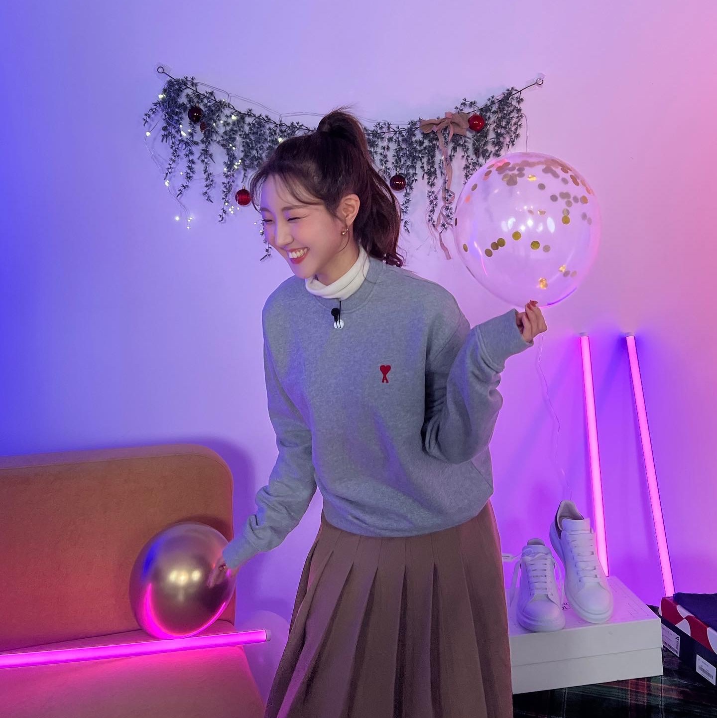 AMI de Coeur LS T-Shirt Heather Grey 착용 스타일