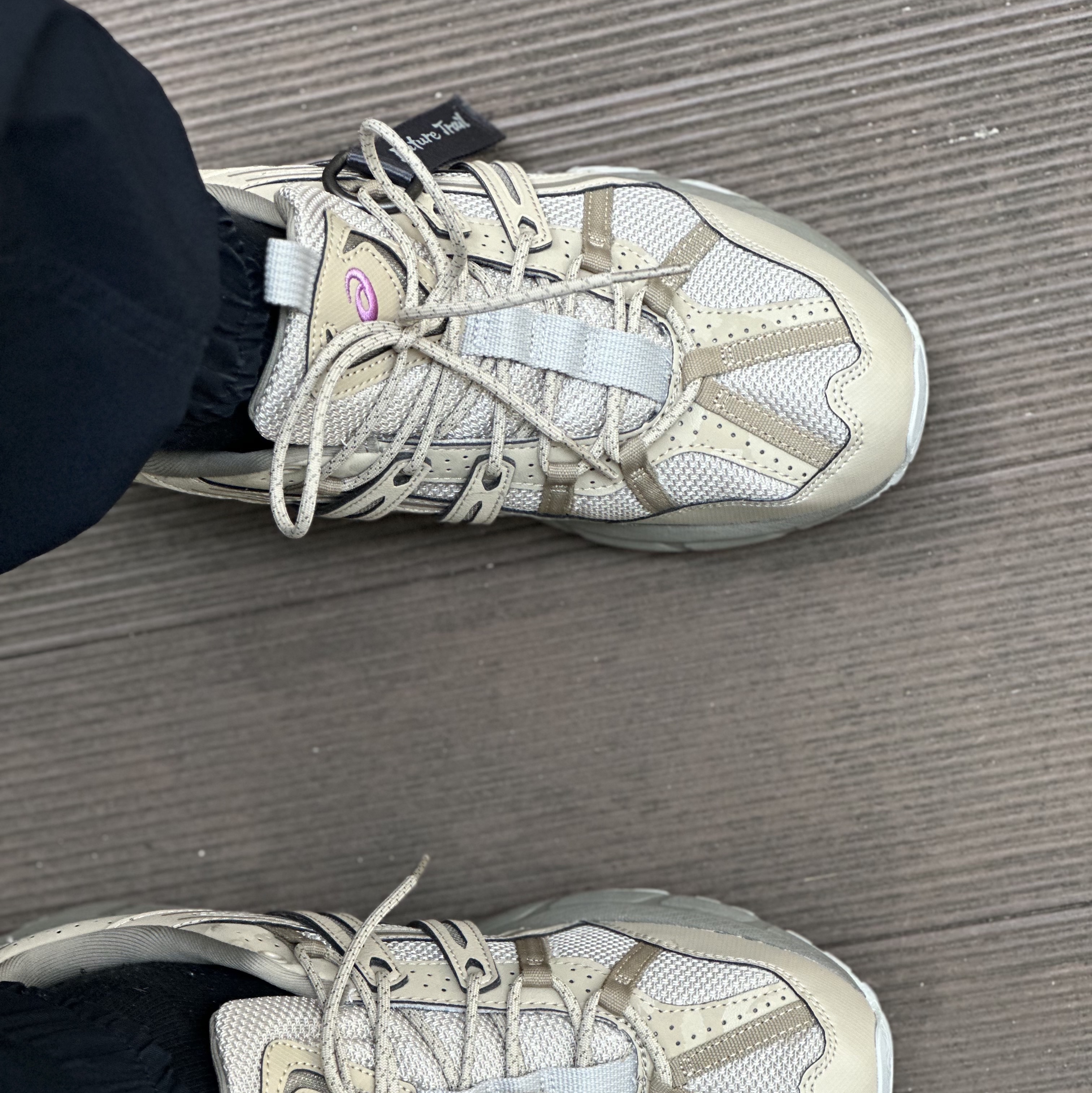Asics Gel-Sonoma 15-50 Feather Grey Wood Crepe 착용 스타일 - 2
