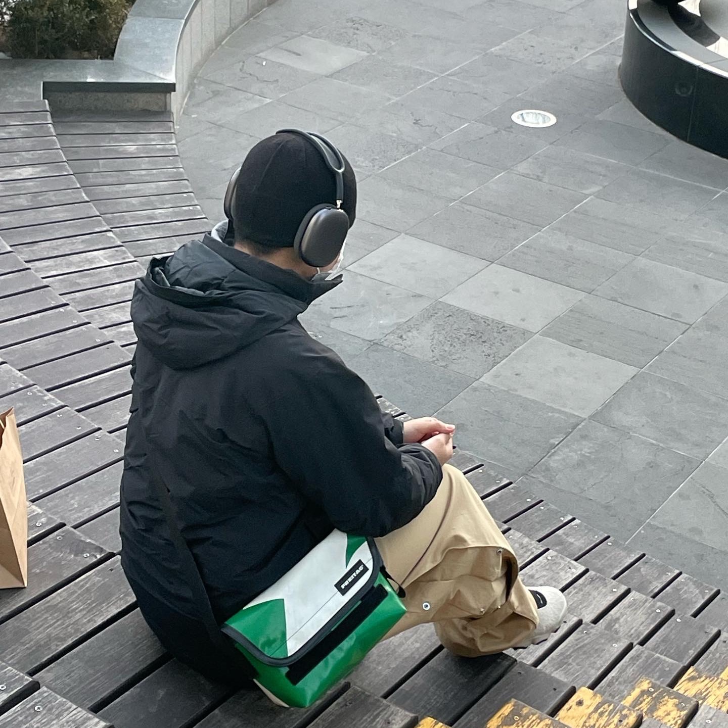 Oakley Factory Team x Brain Dead Flesh Milk Black, Nonnod Flexible Pants Beige 착용 스타일 - 3