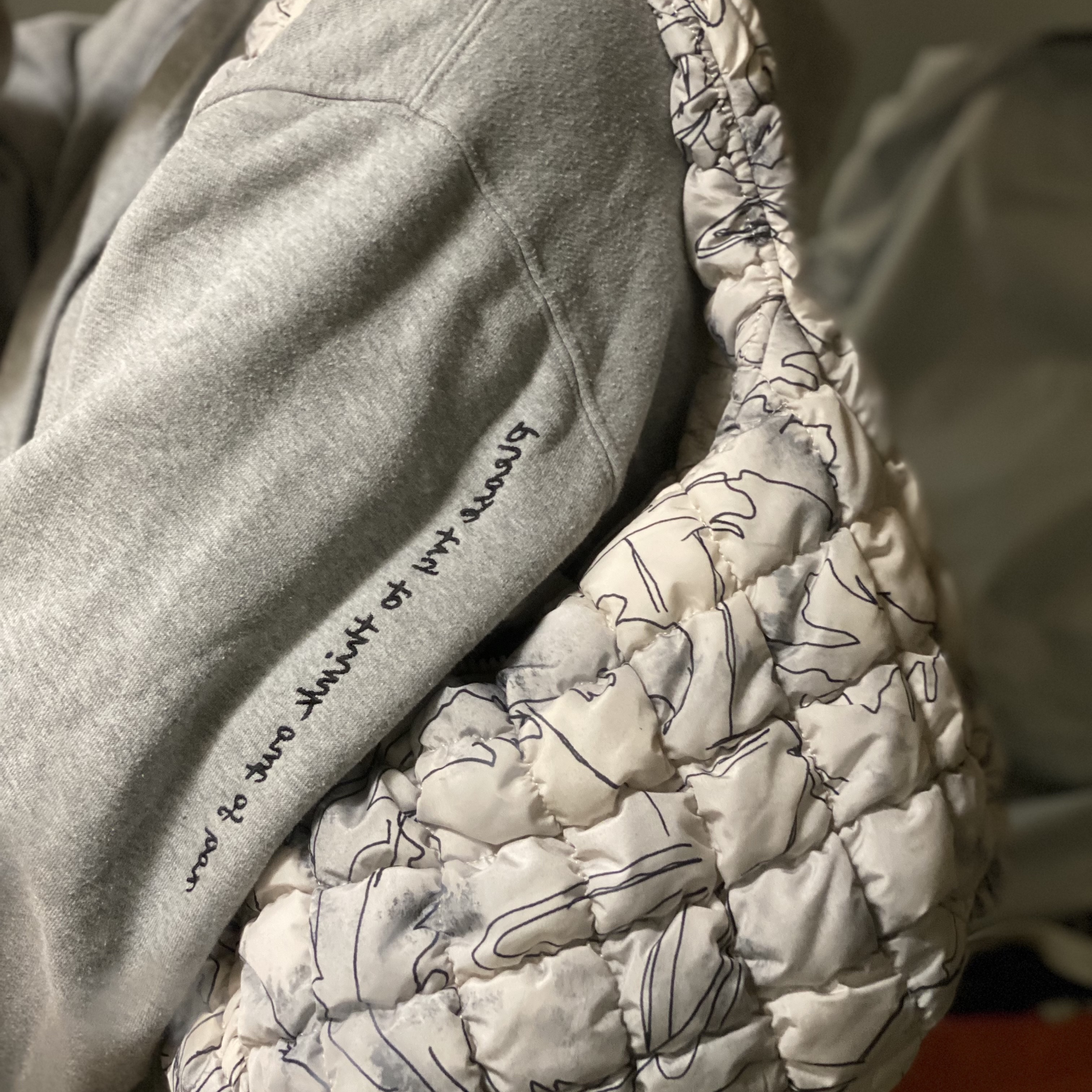 COS Quilted Mini Bag Beige 착용 스타일 - 1