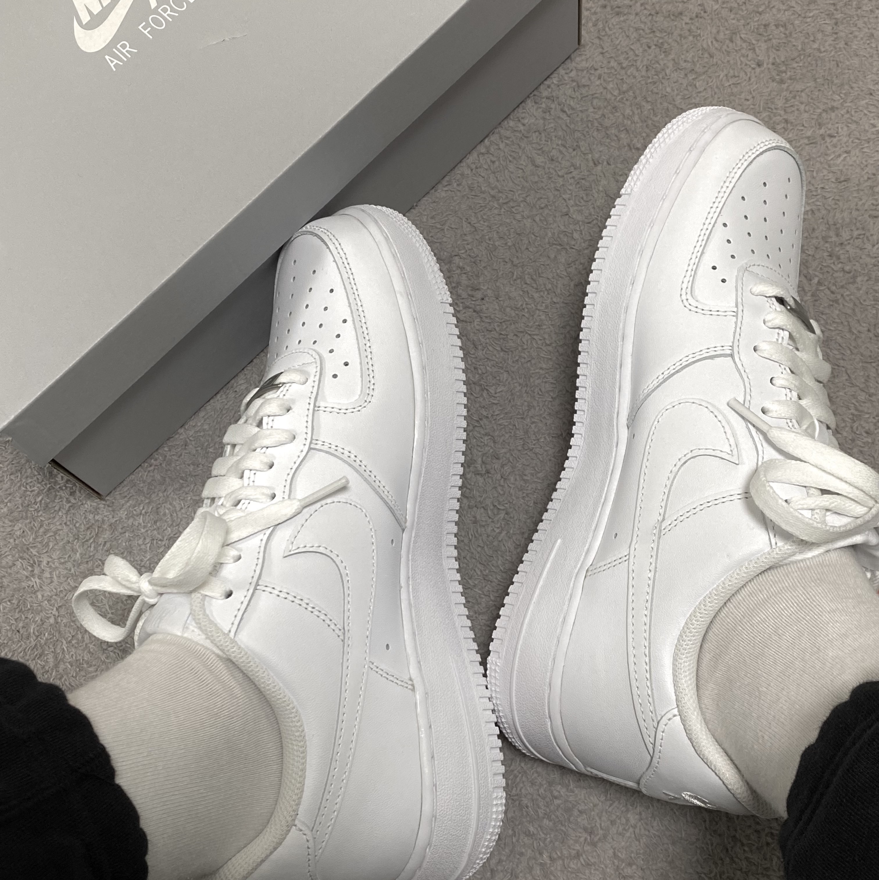 Nike Air Force 1 '07 Low White 착용 스타일