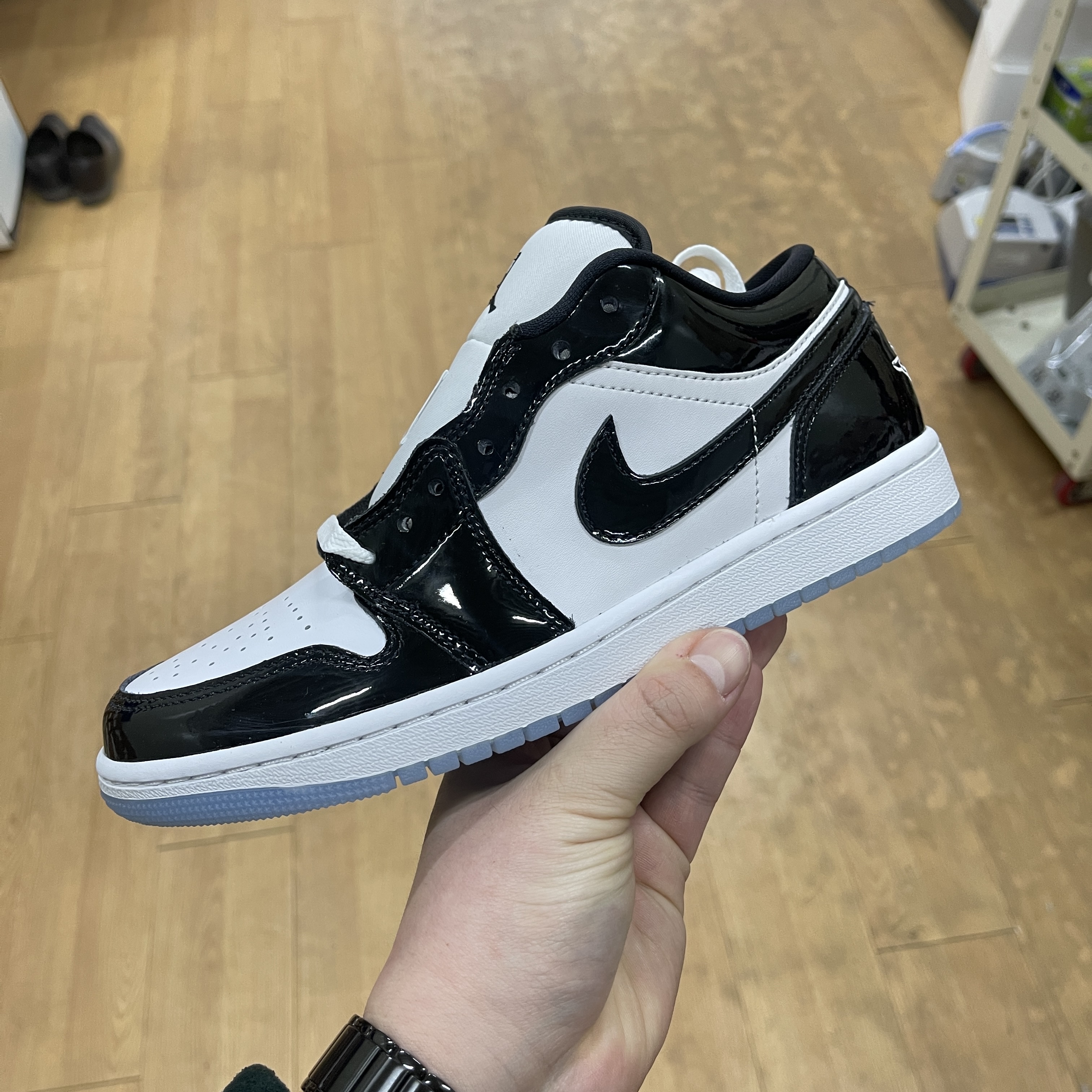 (W) Nike Dunk Low LX Pink Foam, Jordan 1 Low SE Concord 착용 스타일 - 4
