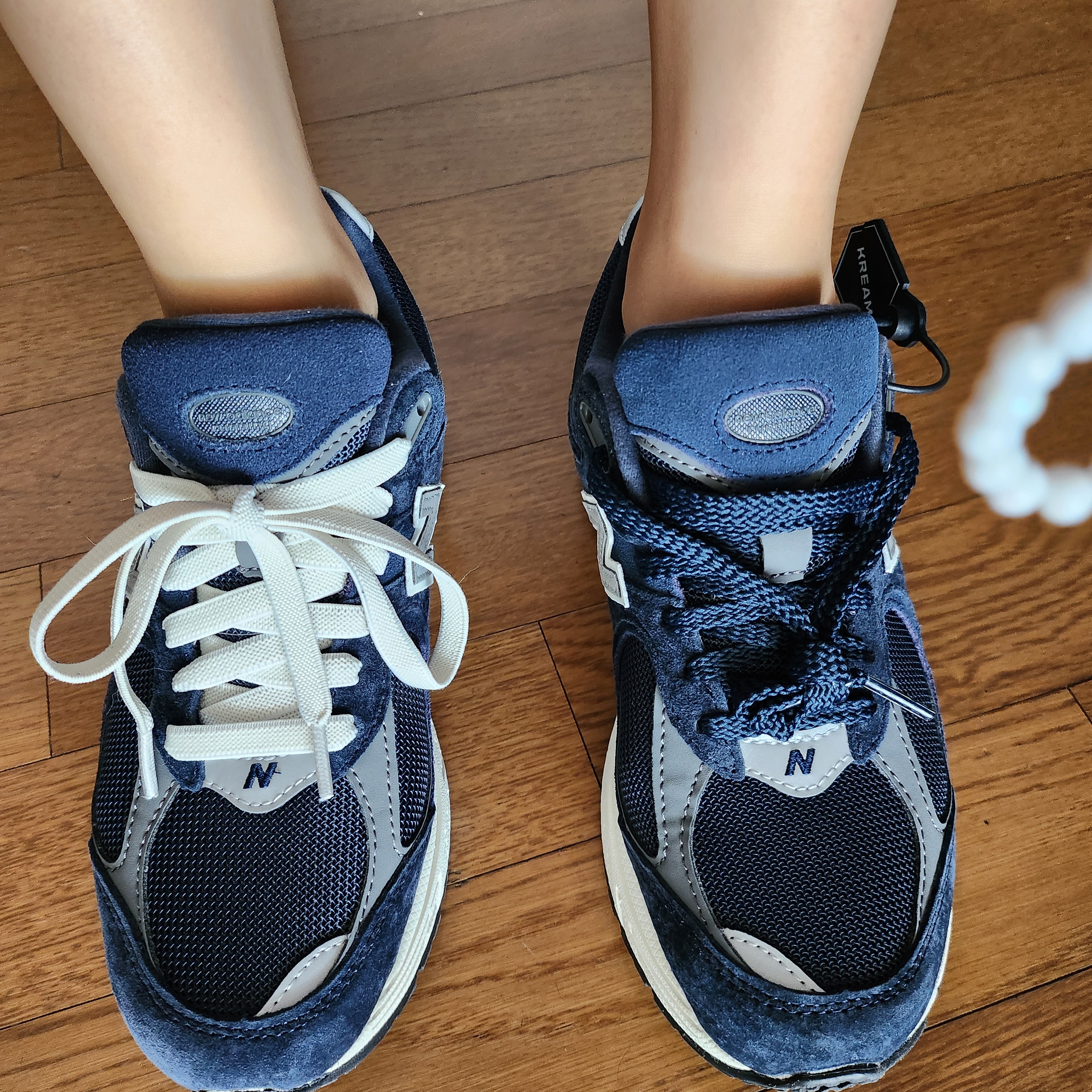New Balance 2002R Eclipse Castlerock 착용 스타일