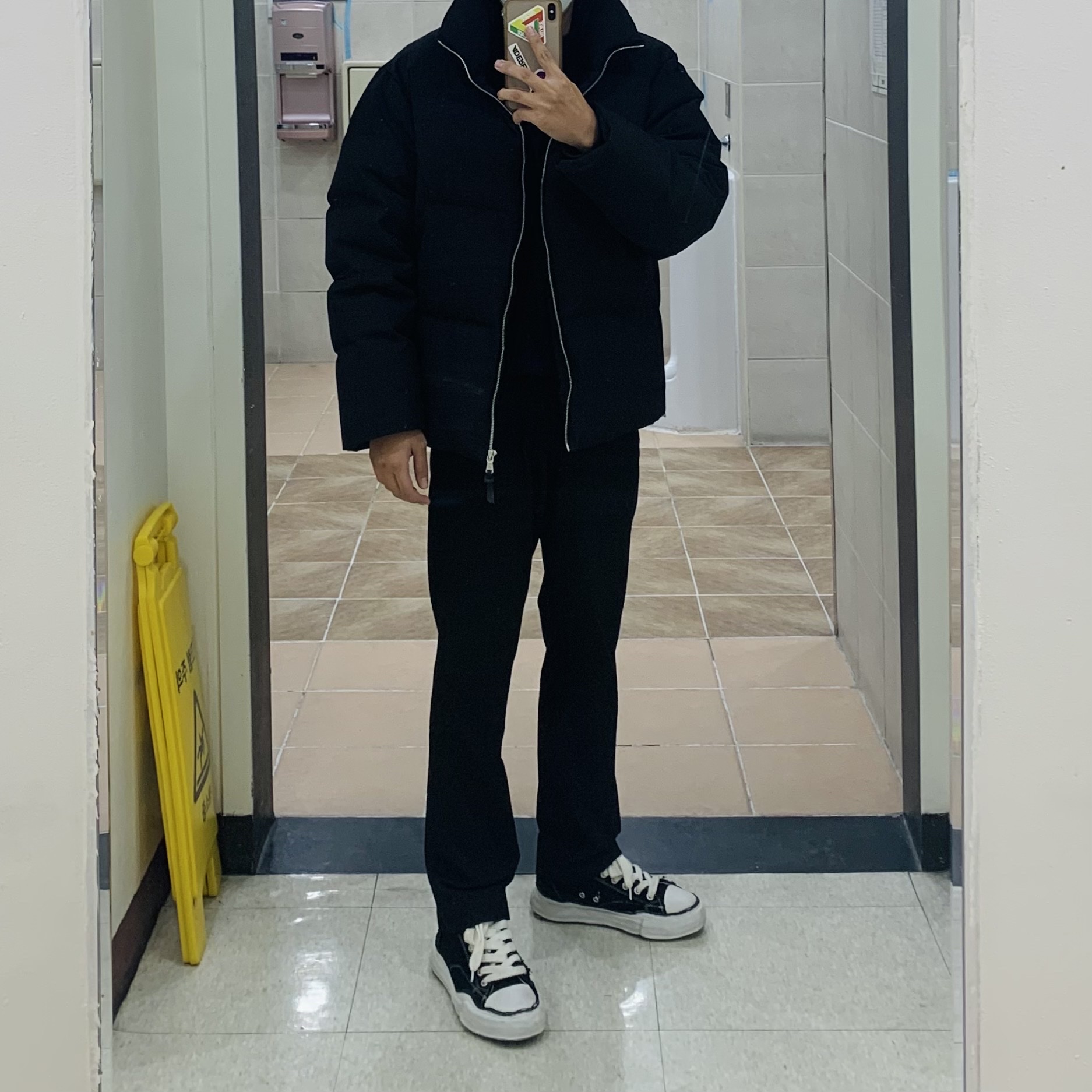 Maison Mihara Yasuhiro Peterson OG Sole Canvas Low Sneakers Black 착용 스타일 - 1