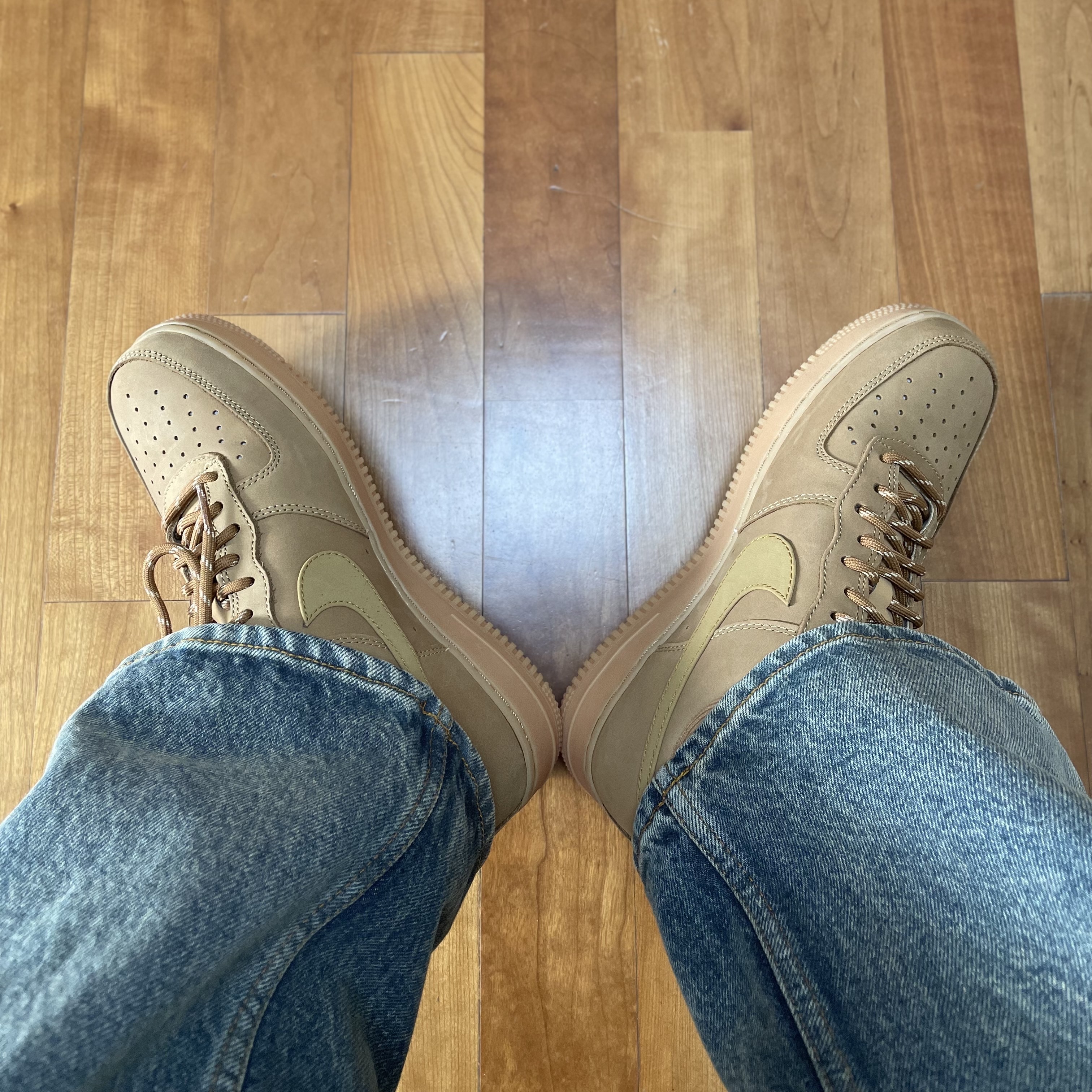 Nike Air Force 1 '07 WB Flax 착용 스타일