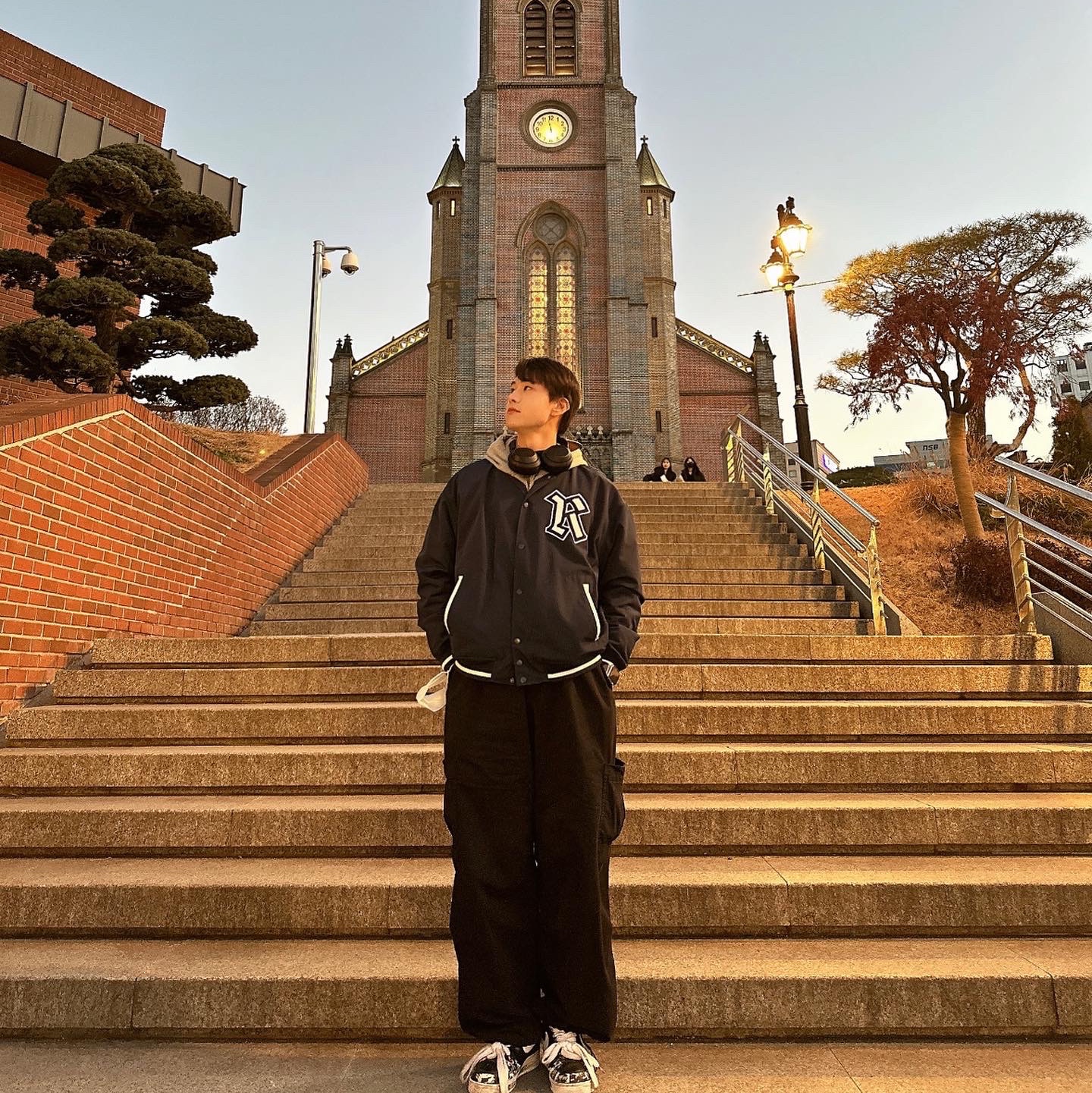 Nike x Peaceminusone Air Force 1 Low Para-Noise, Sony WH-1000XM4 Black (Korean Ver.) 착용 스타일