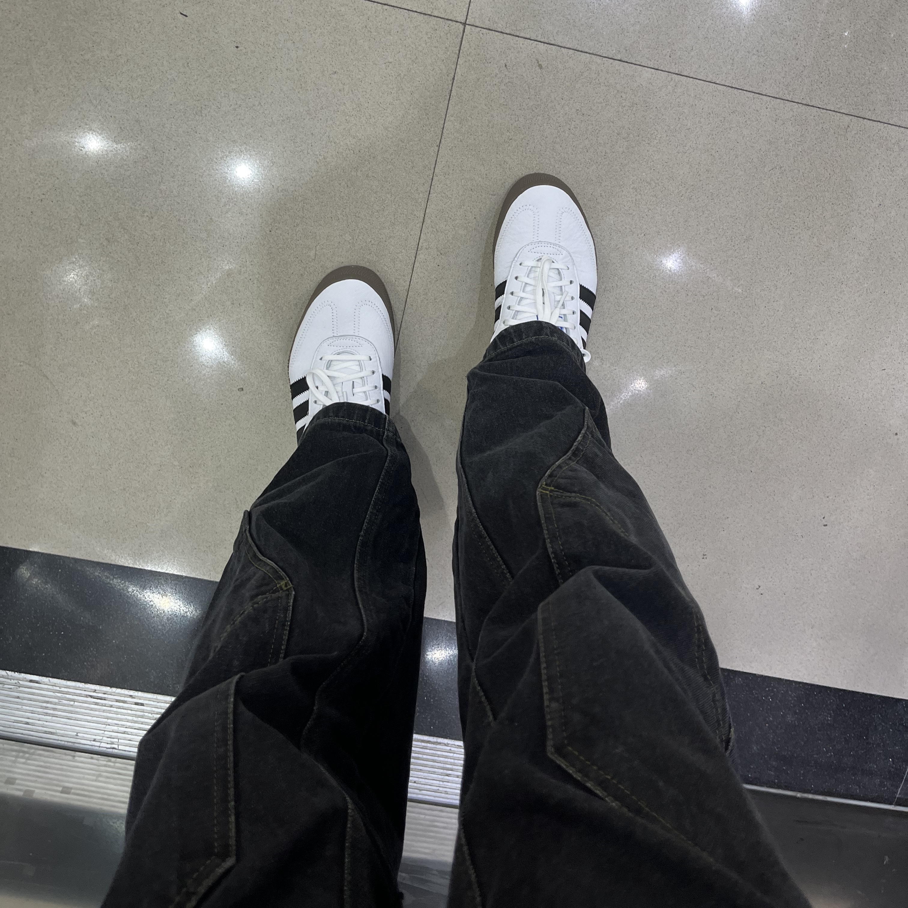 (W) Adidas Sambarose White Black Gum 착용 스타일