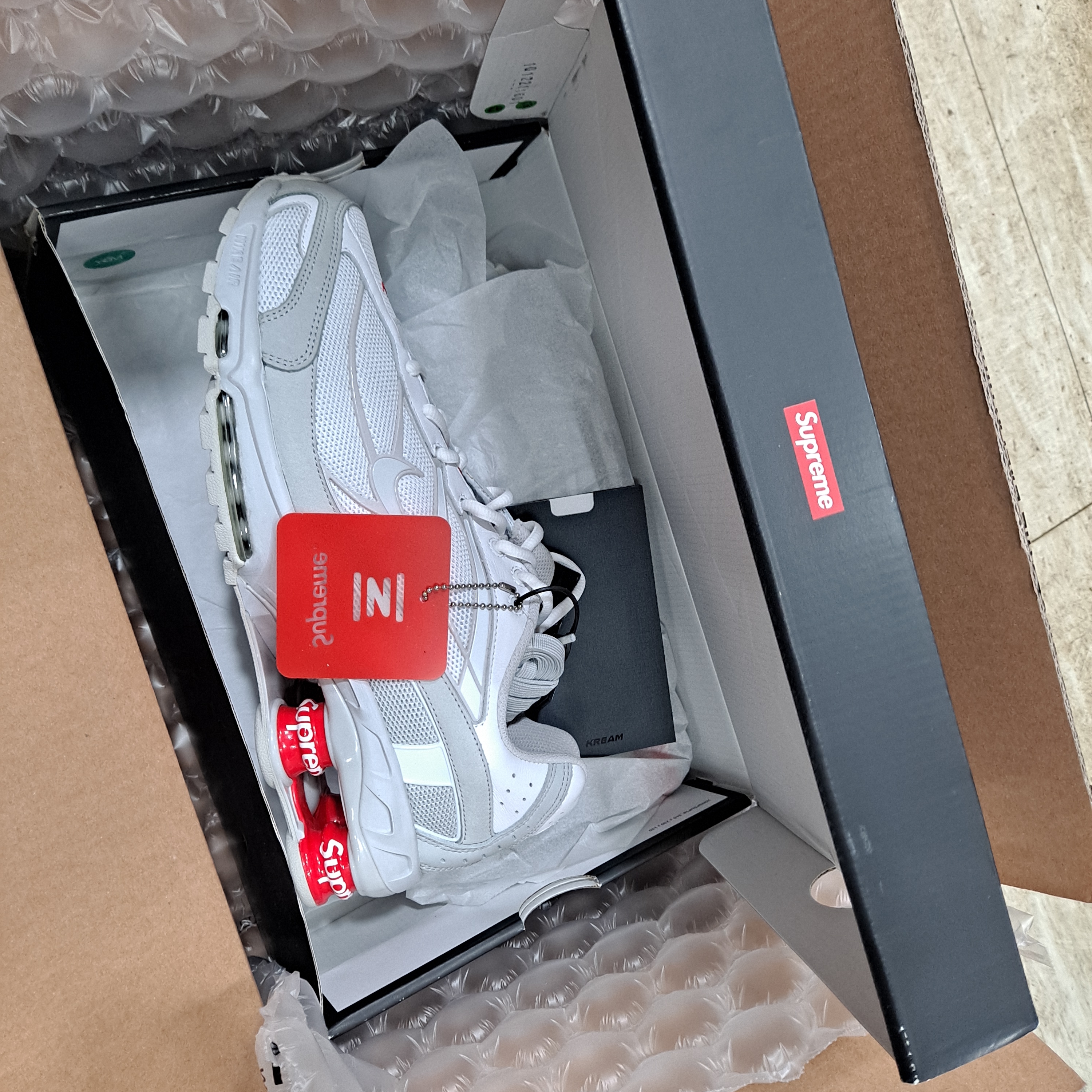Nike x Supreme Shox Ride 2 SP White 착용 스타일 - 4