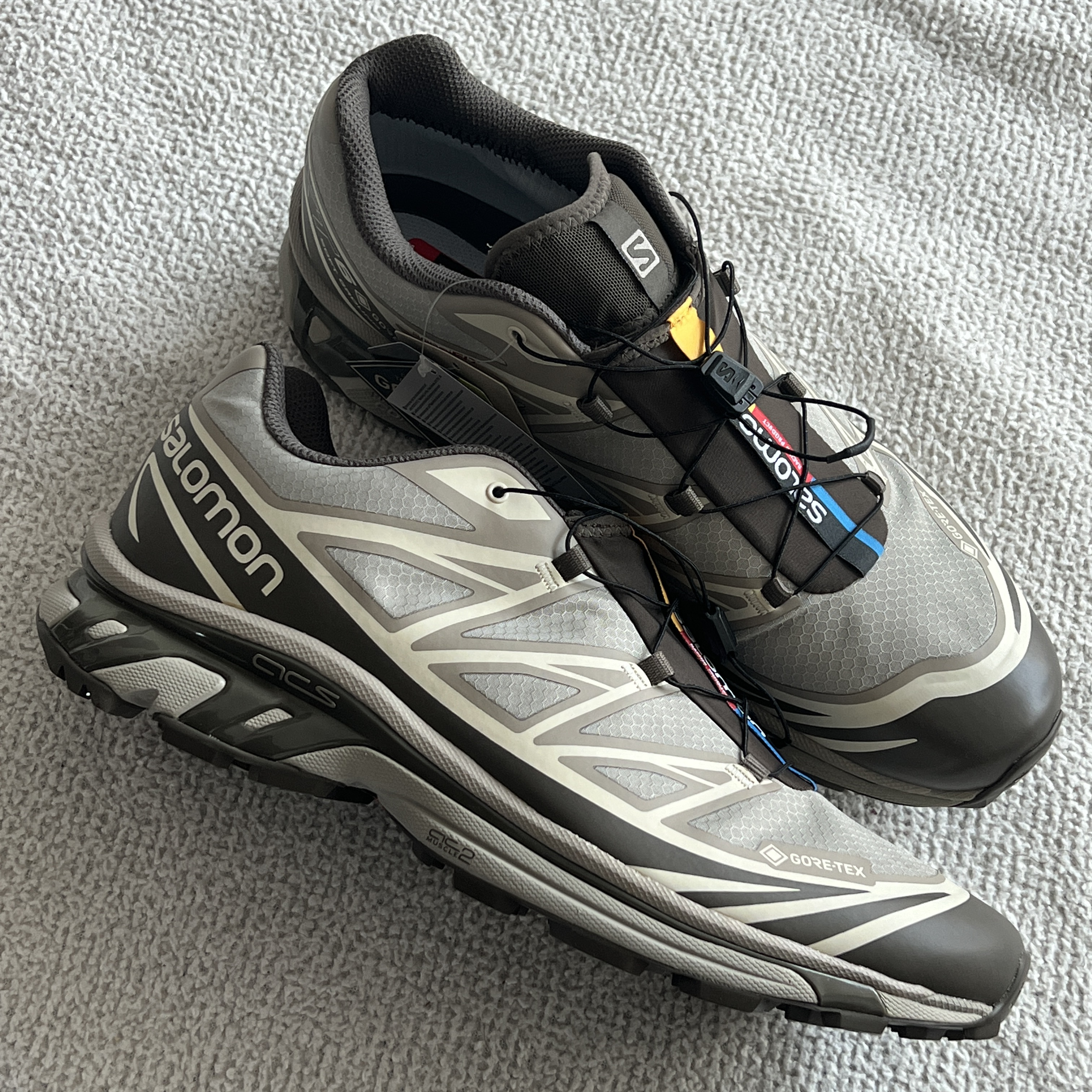 Salomon XT-6 Gore-Tex Vintage Khaki 착용 스타일 - 2