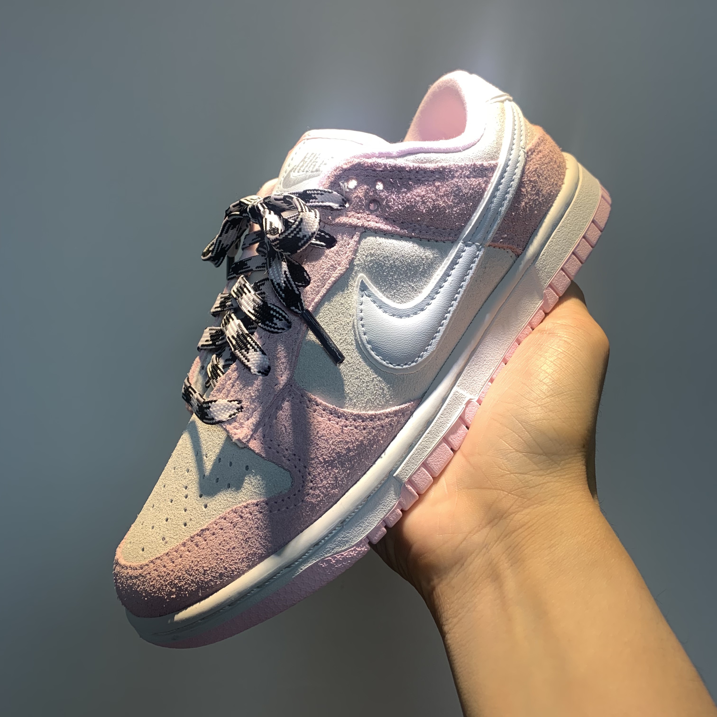 (W) Nike Dunk Low LX Pink Foam 착용 스타일 - 2