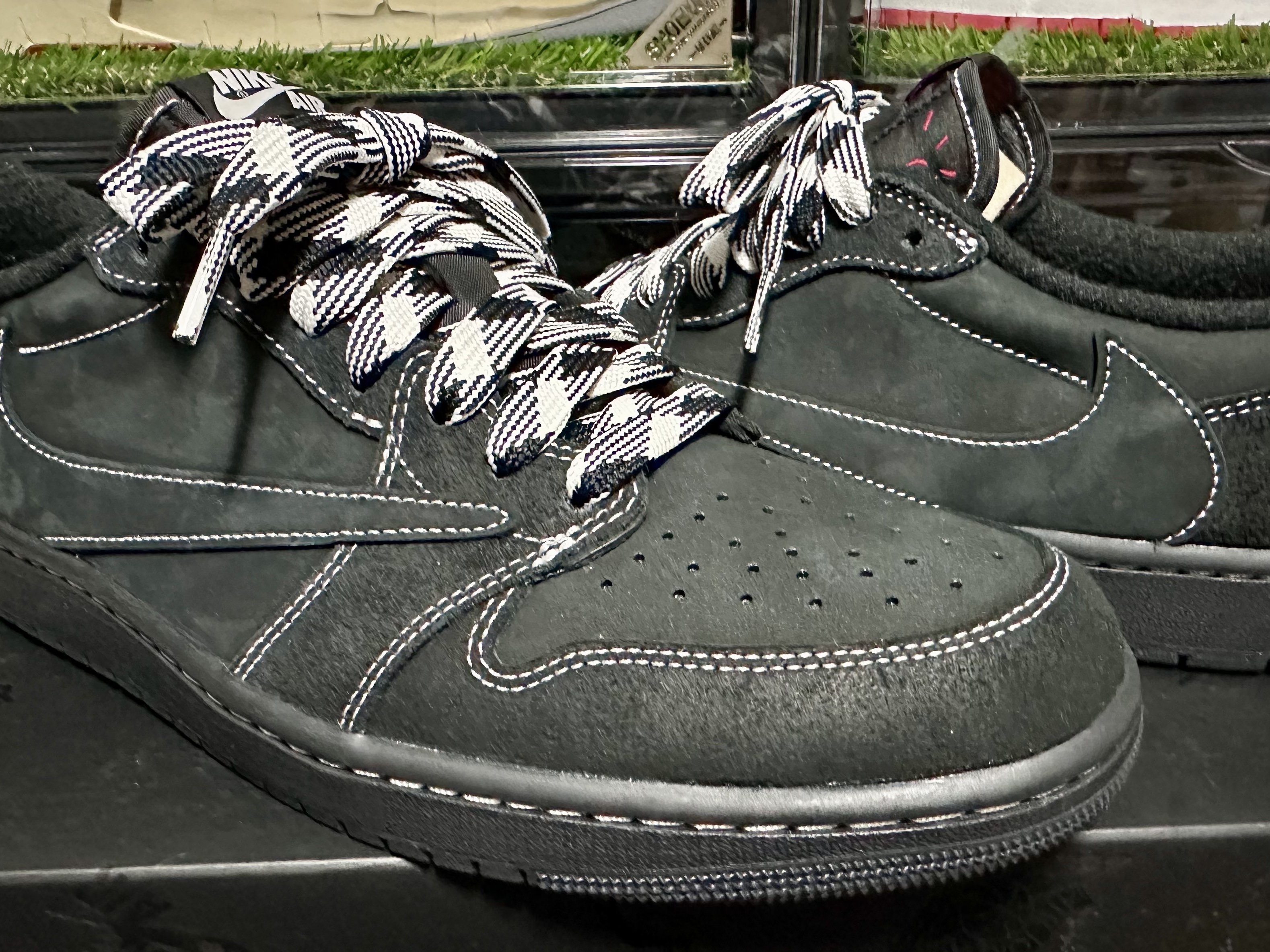 Jordan 1 x Travis Scott Retro Low OG SP Black Phantom, Jordan 1 Low OG Starfish 착용 스타일 - 4