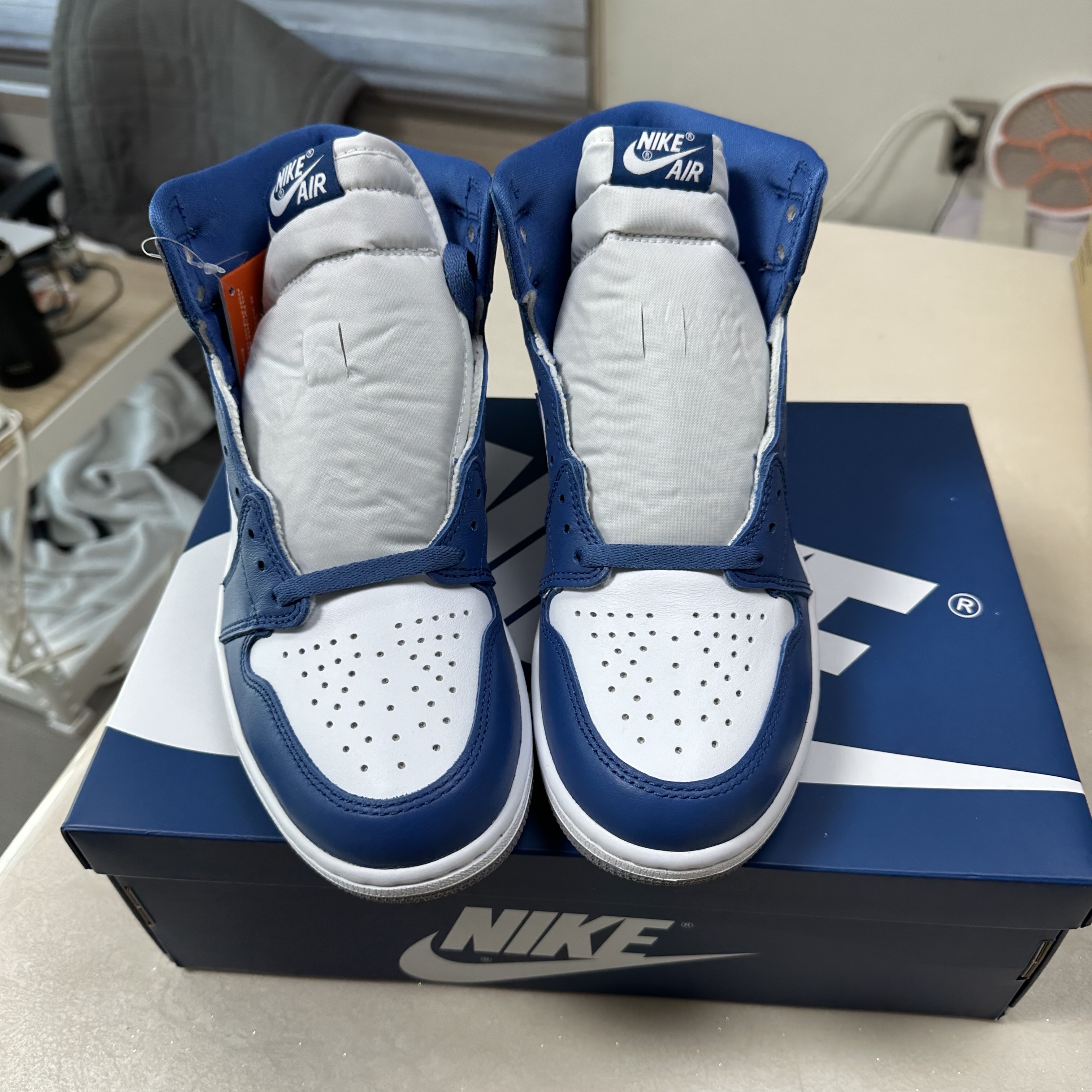 Jordan 1 Retro High OG True Blue 착용 스타일 - 4