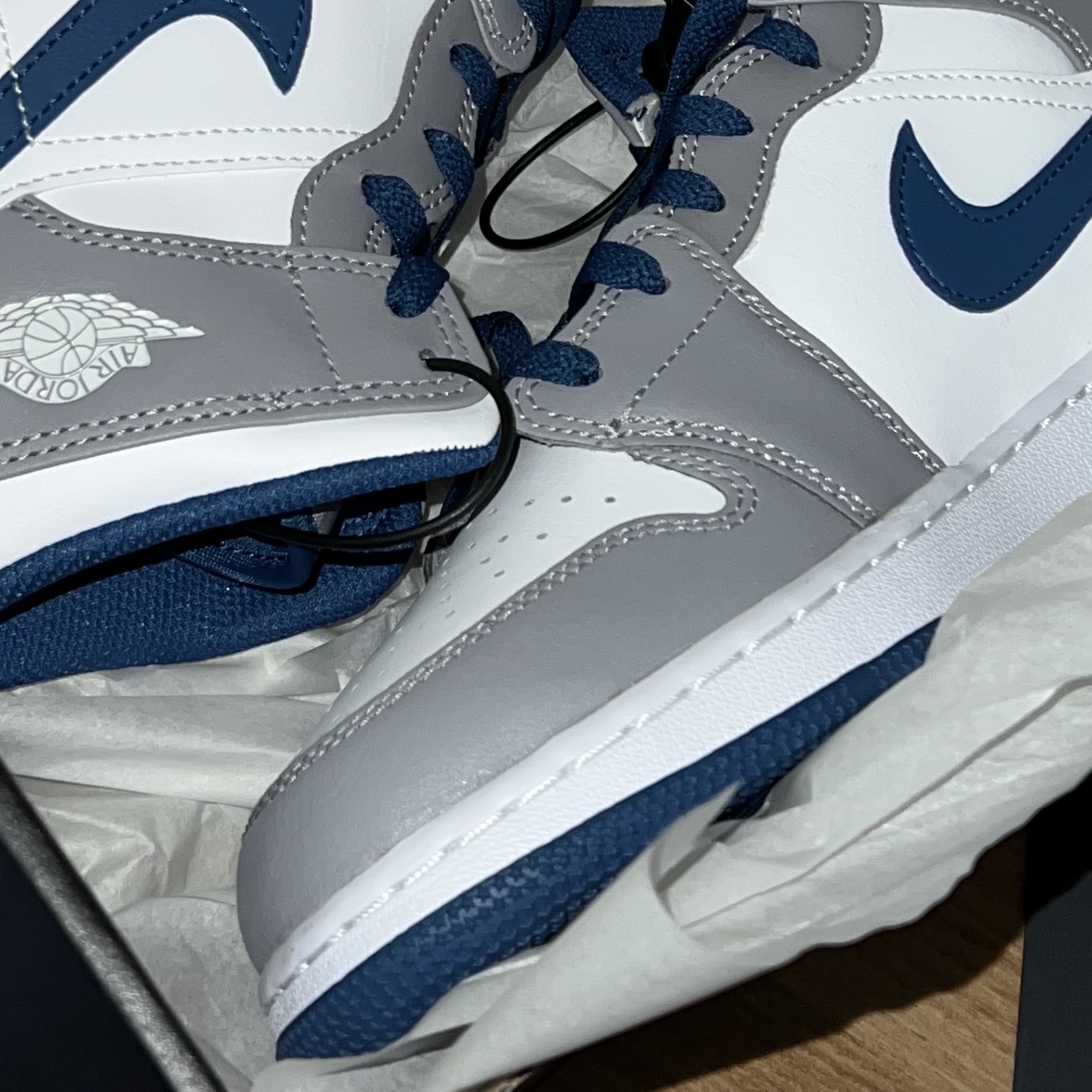 (GS) Jordan 1 Mid Cement Grey True Blue 착용 스타일