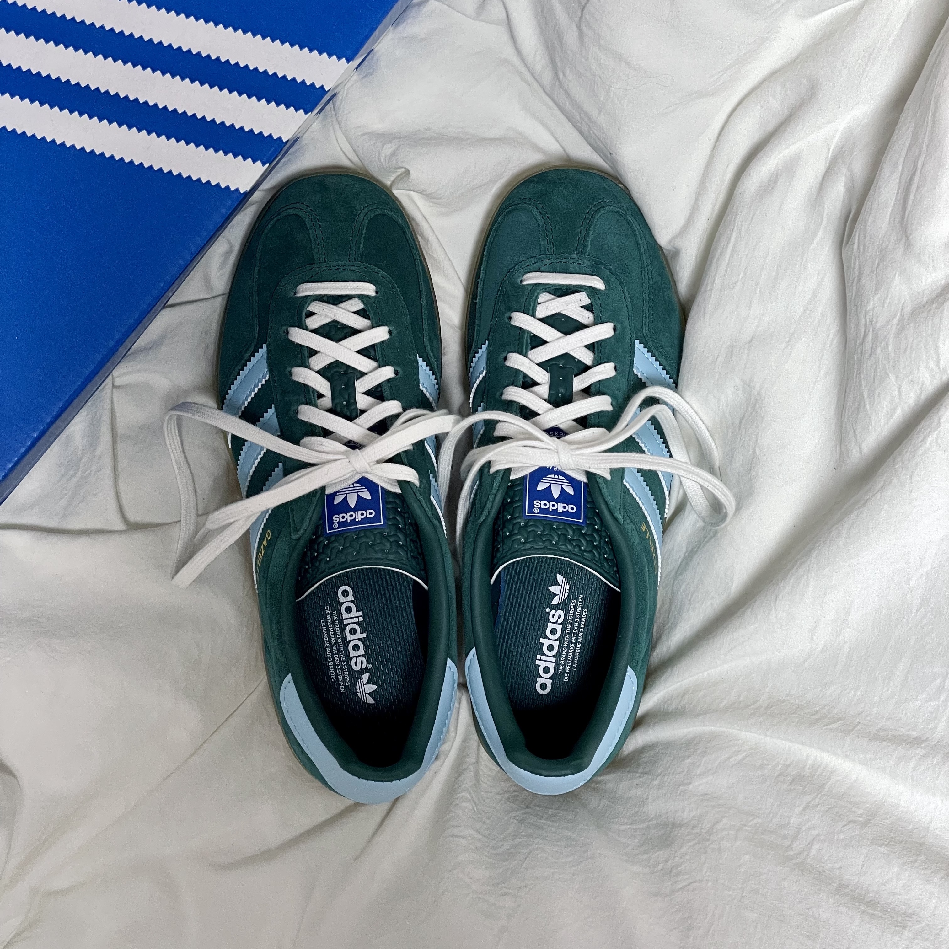 Adidas Gazelle Indoor Collegiate Green Hazy Sky 착용 스타일 - 2