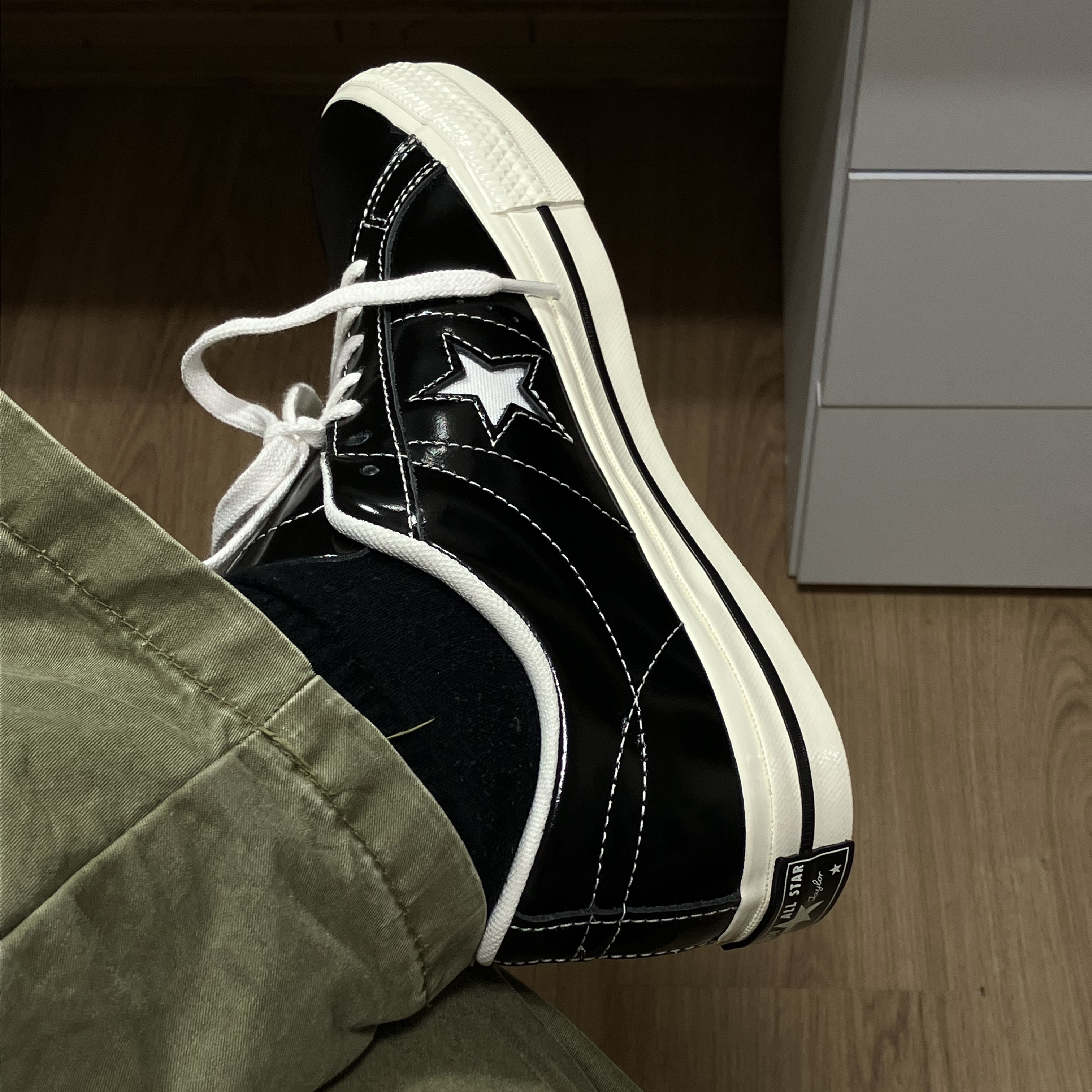 Converse One Star Ox Black 착용 스타일 - 1