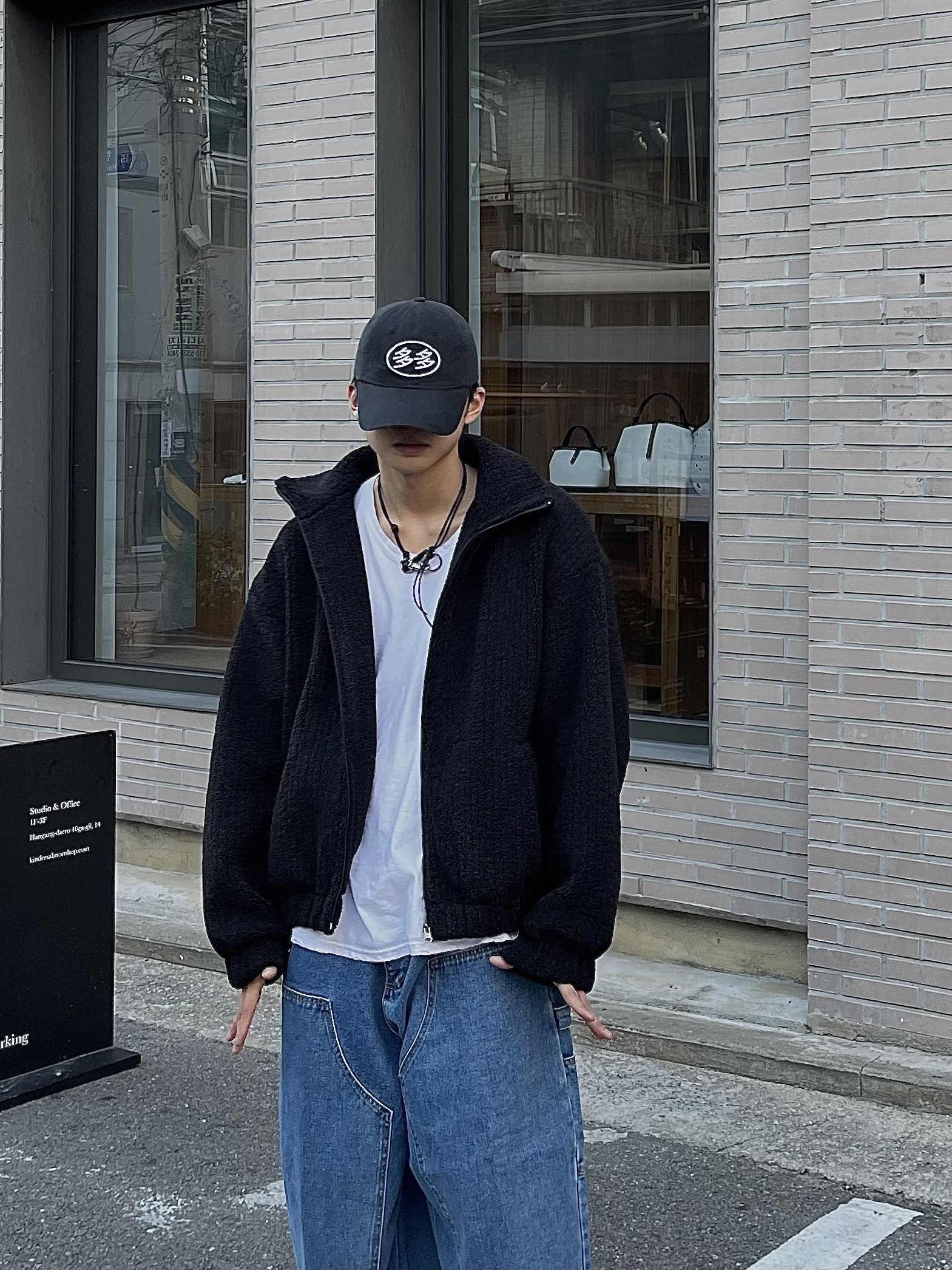 Dada Logo Cap Black White, Adidas Superstar Premium Black White 착용 스타일 - 2