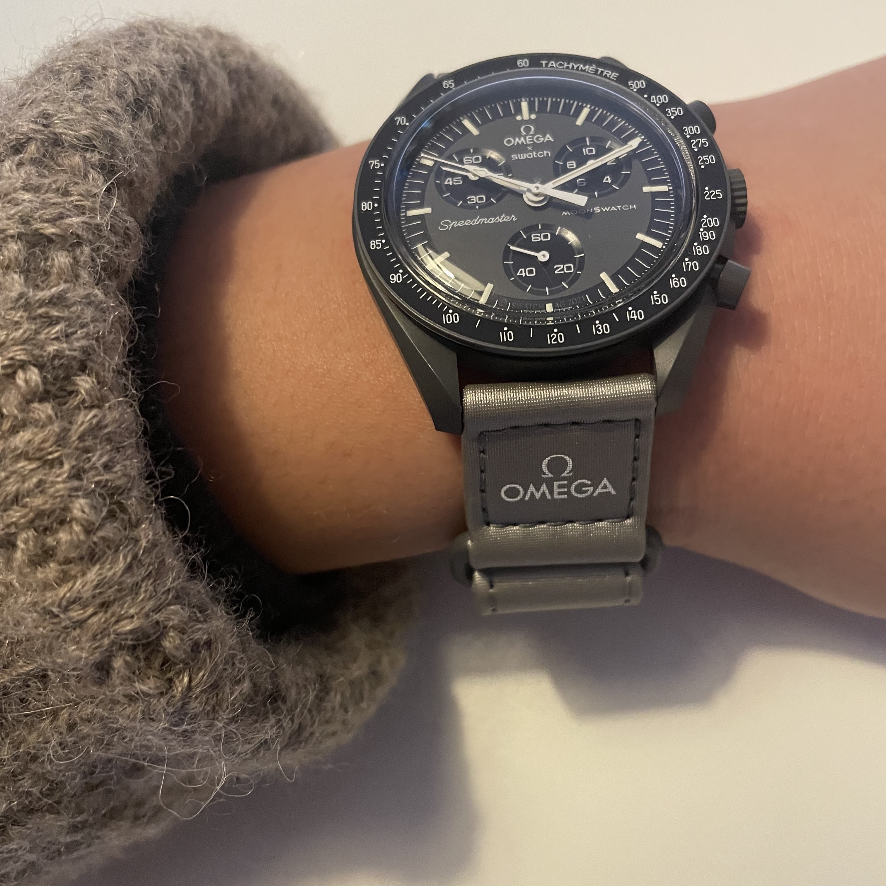 Swatch x Omega Bioceramic MoonSwatch Mission To Mercury 착용 스타일 - 2