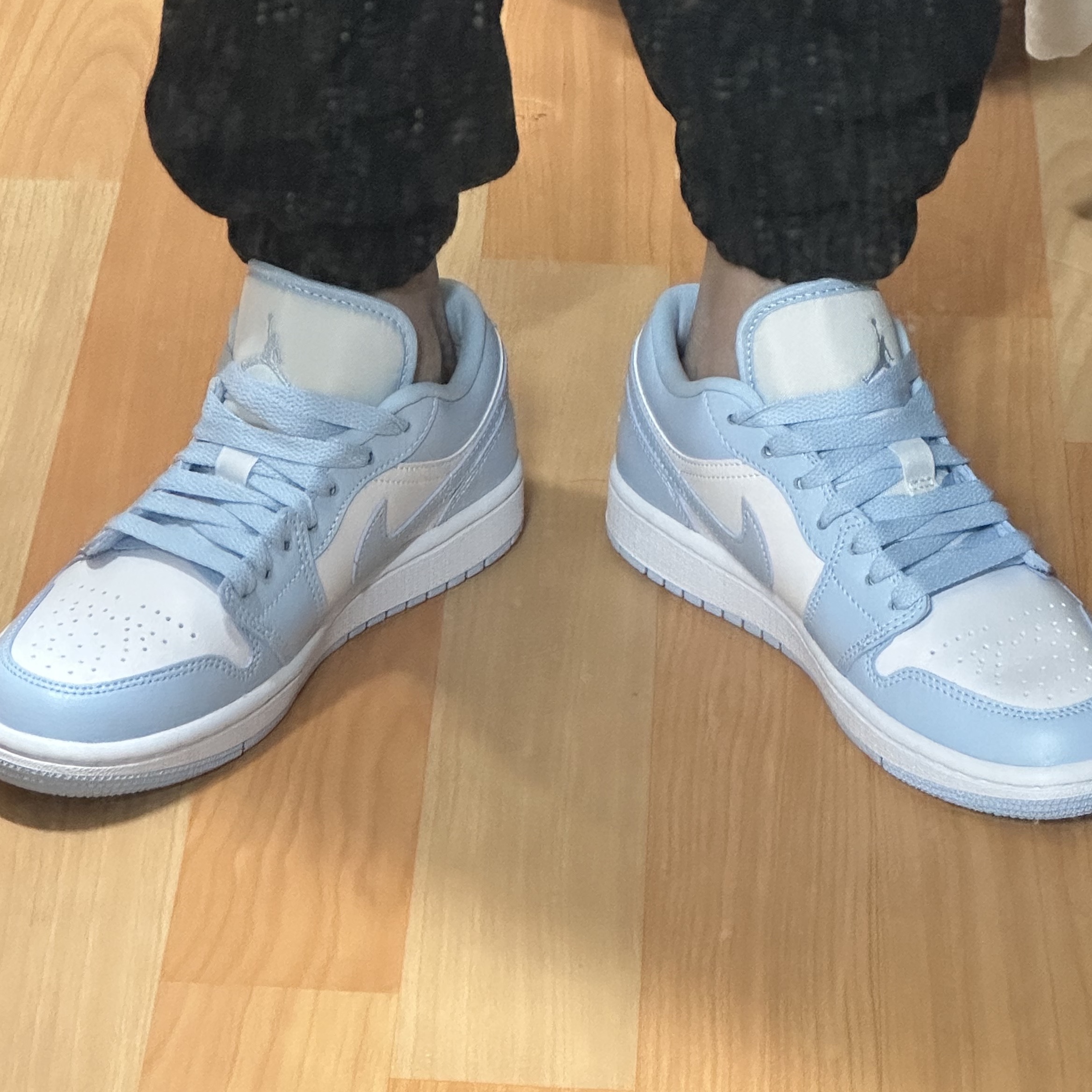 (W) Jordan 1 Low White Ice Blue 착용 스타일 - 2