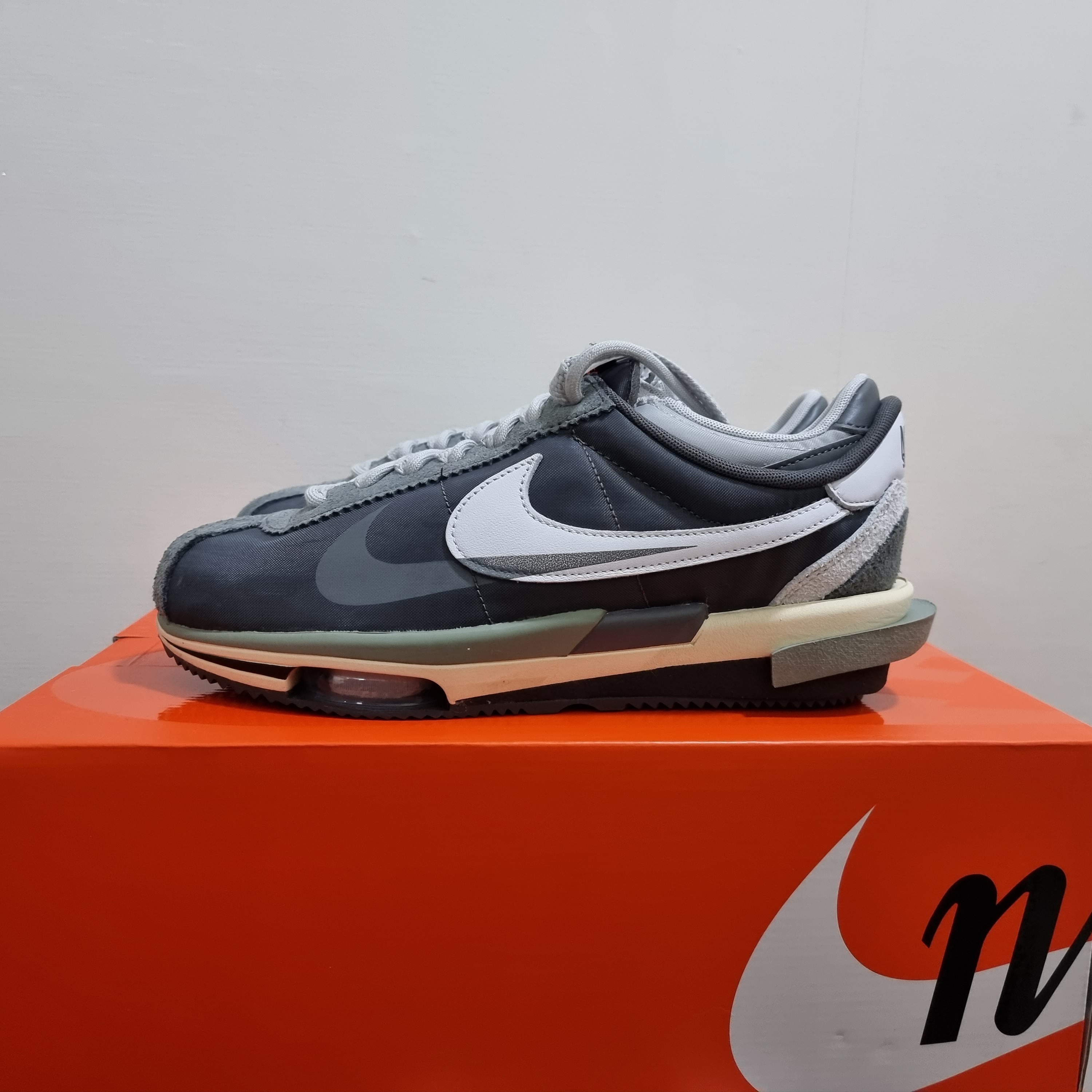 Nike x Sacai Zoom Cortez SP Iron Grey 착용 스타일 - 1