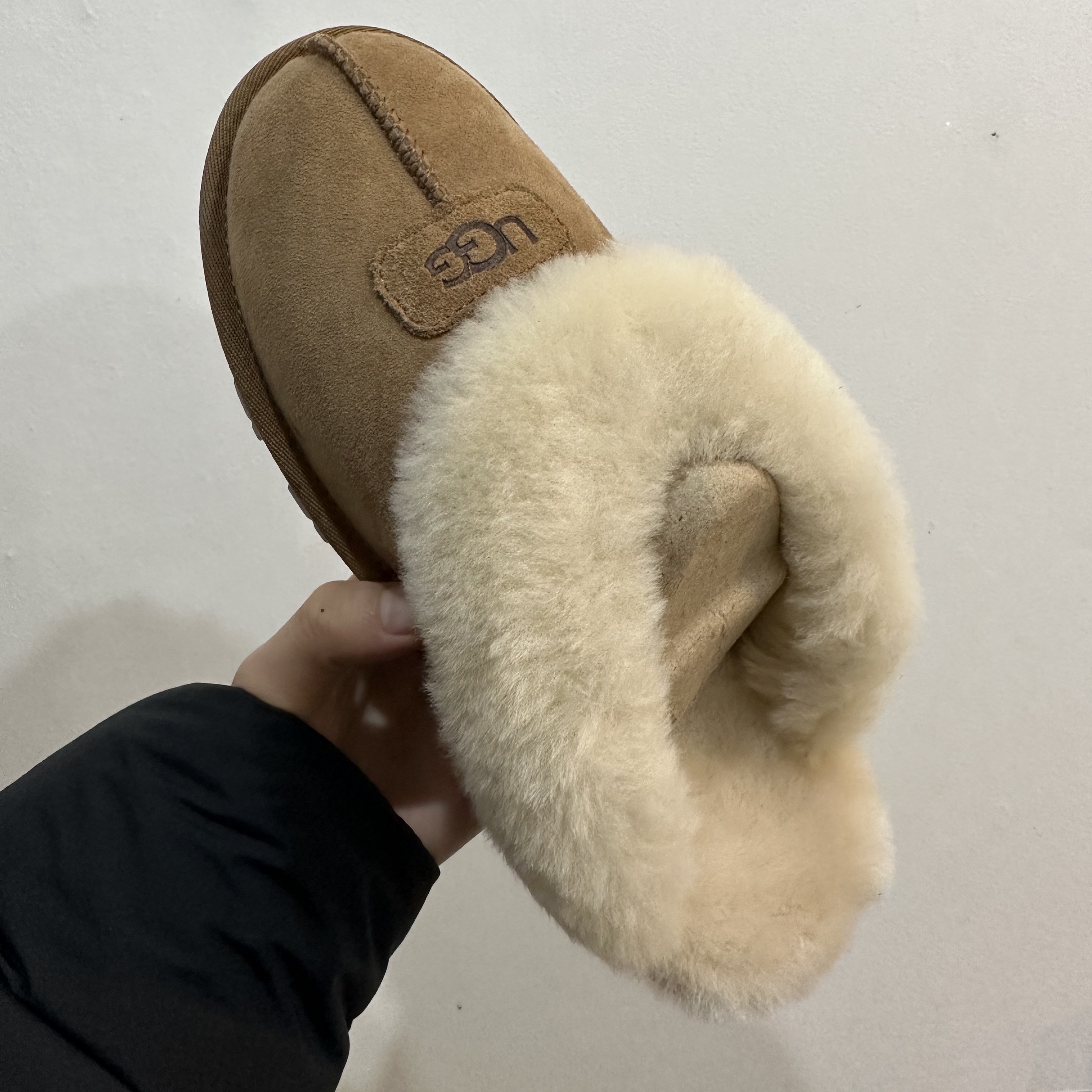 (W) UGG Coquette Slipper Chestnut 착용 스타일