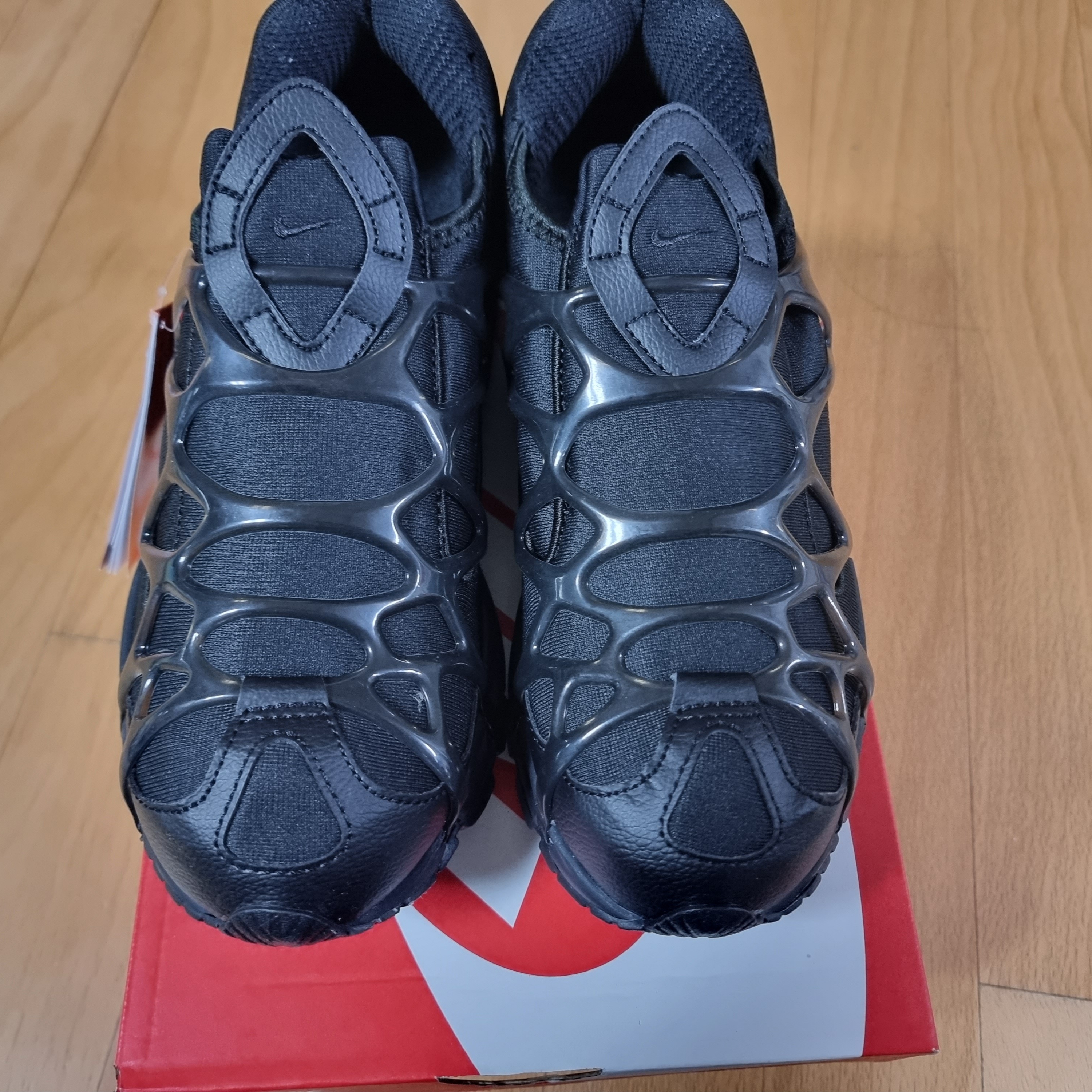 Nike Air Kukini Triple Black 착용 스타일 - 3