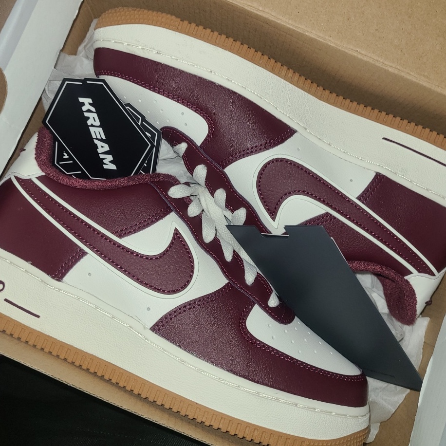 (GS) Nike Air Force 1 LV8 3 Night Maroon 착용 스타일 - 2