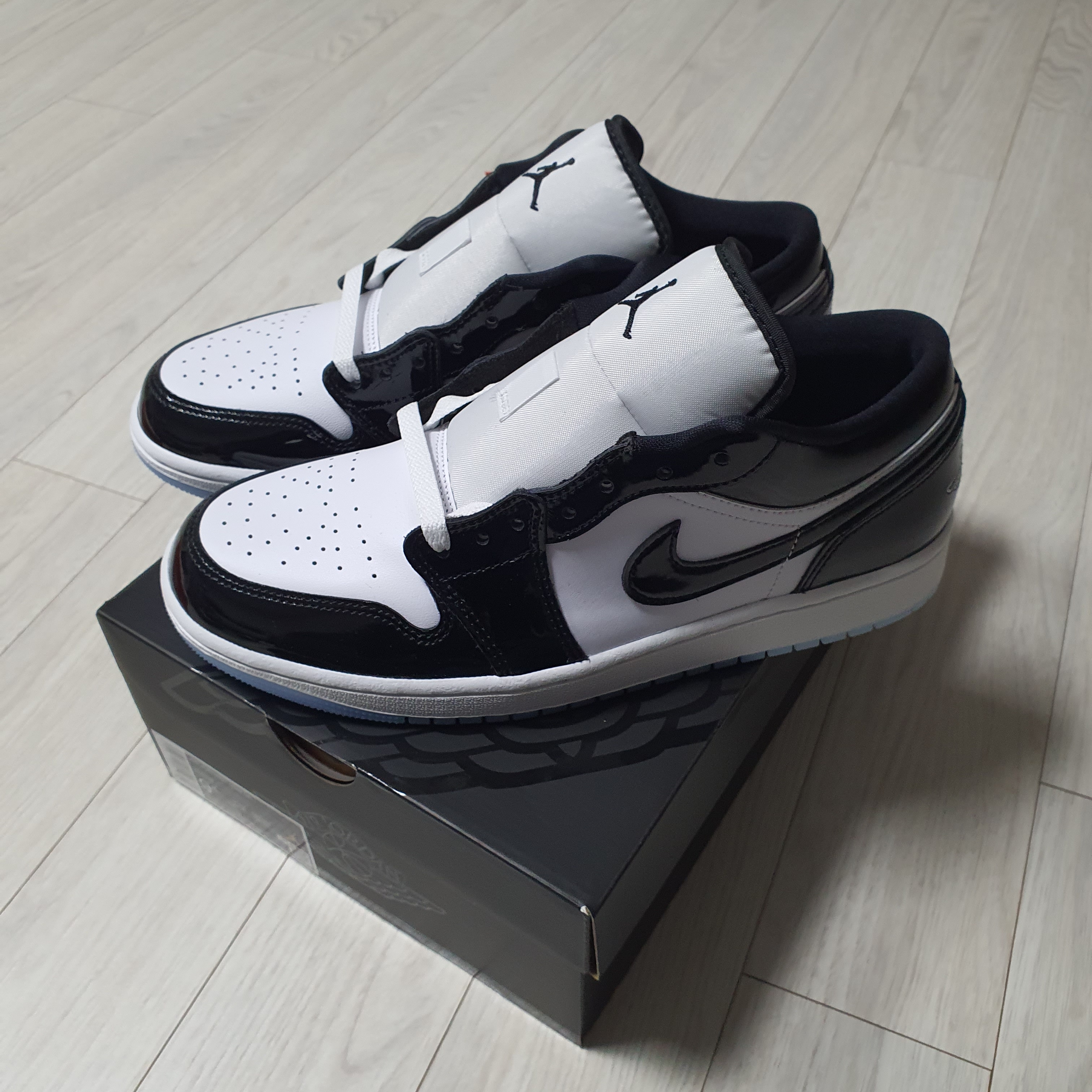 Jordan 1 Low SE Concord 착용 스타일 - 1