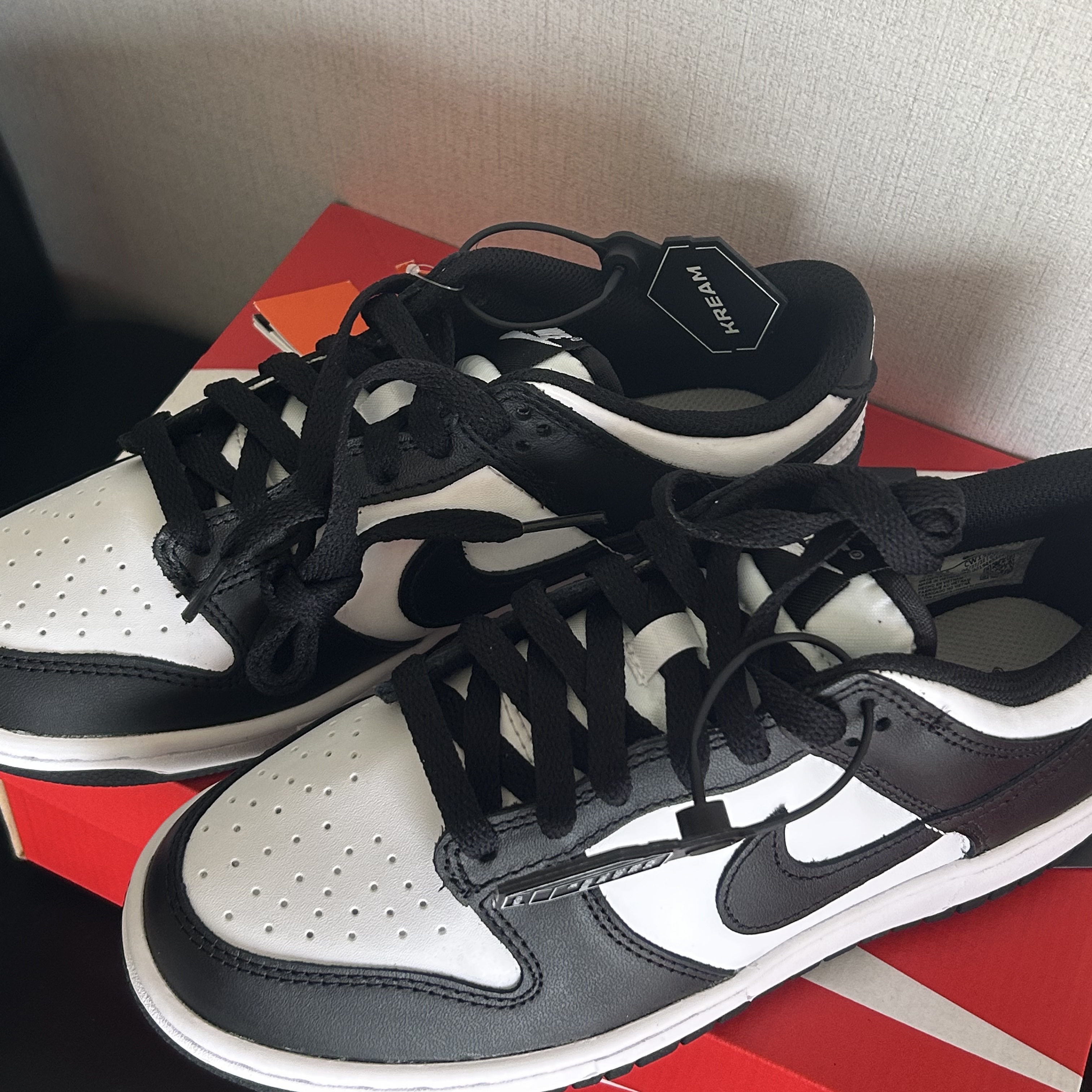 (GS) Nike Dunk Low Black 착용 스타일 - 3