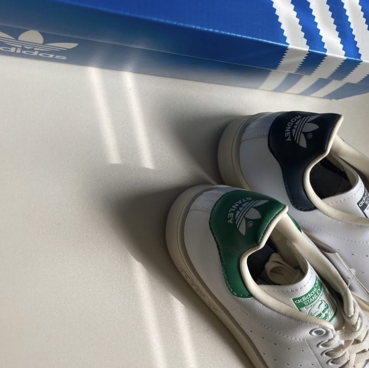 Adidas Stan Smith White Green Collegiate Navy 착용 스타일 - 3